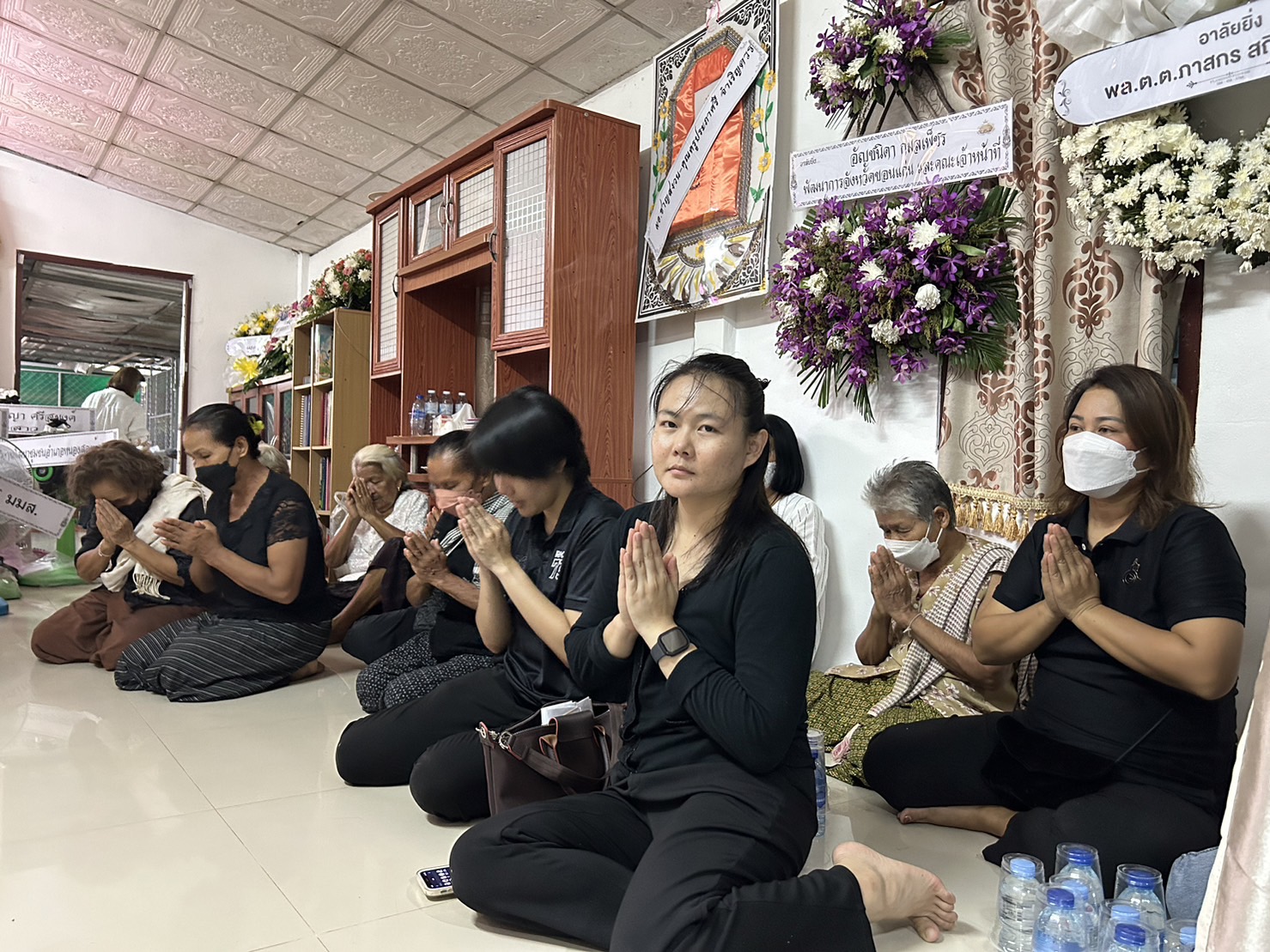 ? พช.ขอนแก่น : ร่วมเป็นเจ้าภาพฟังสวดพระอภิธรรม คุณพ่อวิชิตพล ศรีสุยงค์ บิดาของ นางสาวชนิสรา  ศรีสุยงค์ นักวิชาการพัฒนาชุมชนปฏิบัติการ สำนักงานพัฒนาชุมชนอำเภอแวงใหญ่