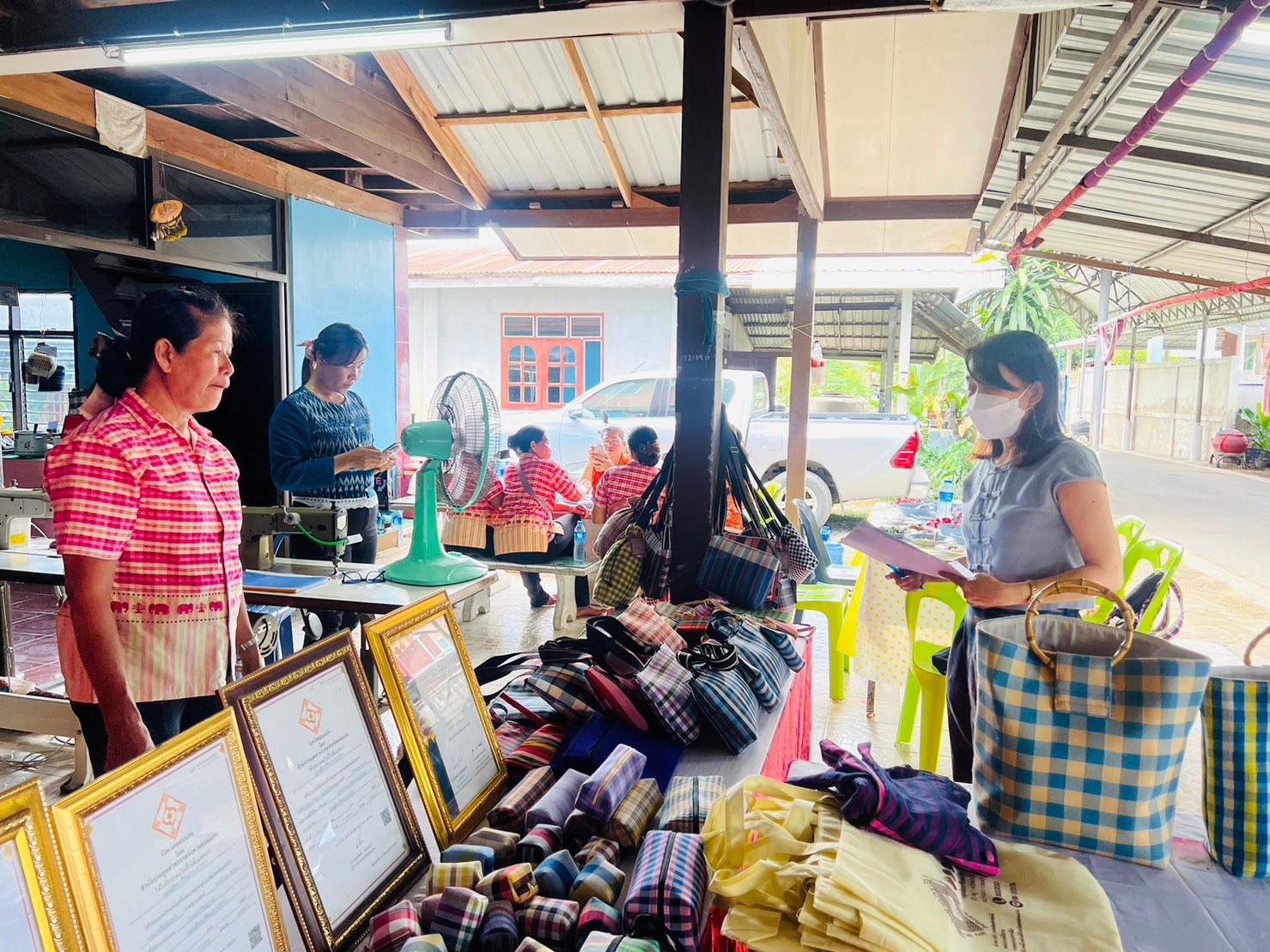 กรมการพัฒนาชุมชน ลงพื้นที่จังหวัดขอนแก่น : ติดตามประเมินผลการดำเนินงานโครงการโรงเรียน OTOP Academy / Quadrant D / และโครงการส่งเสริมกระบวนการเครือข่ายองค์ความรู้ KBO ประจำปี 2566