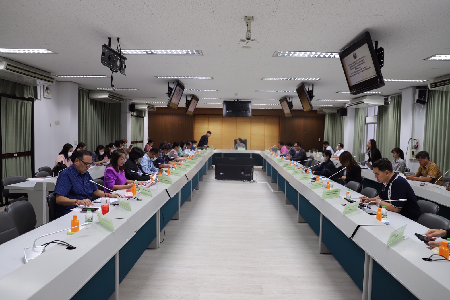 ?พช.ขอนแก่น : ร่วมประชุมคณะกรรมการร่วมภาครัฐและเอกชนเพื่อพัฒนาและแก้ไขปัญหาทางเศรษฐกิจ จังหวัดขอนแก่น (กรอ.จังหวัดขอนแก่น)