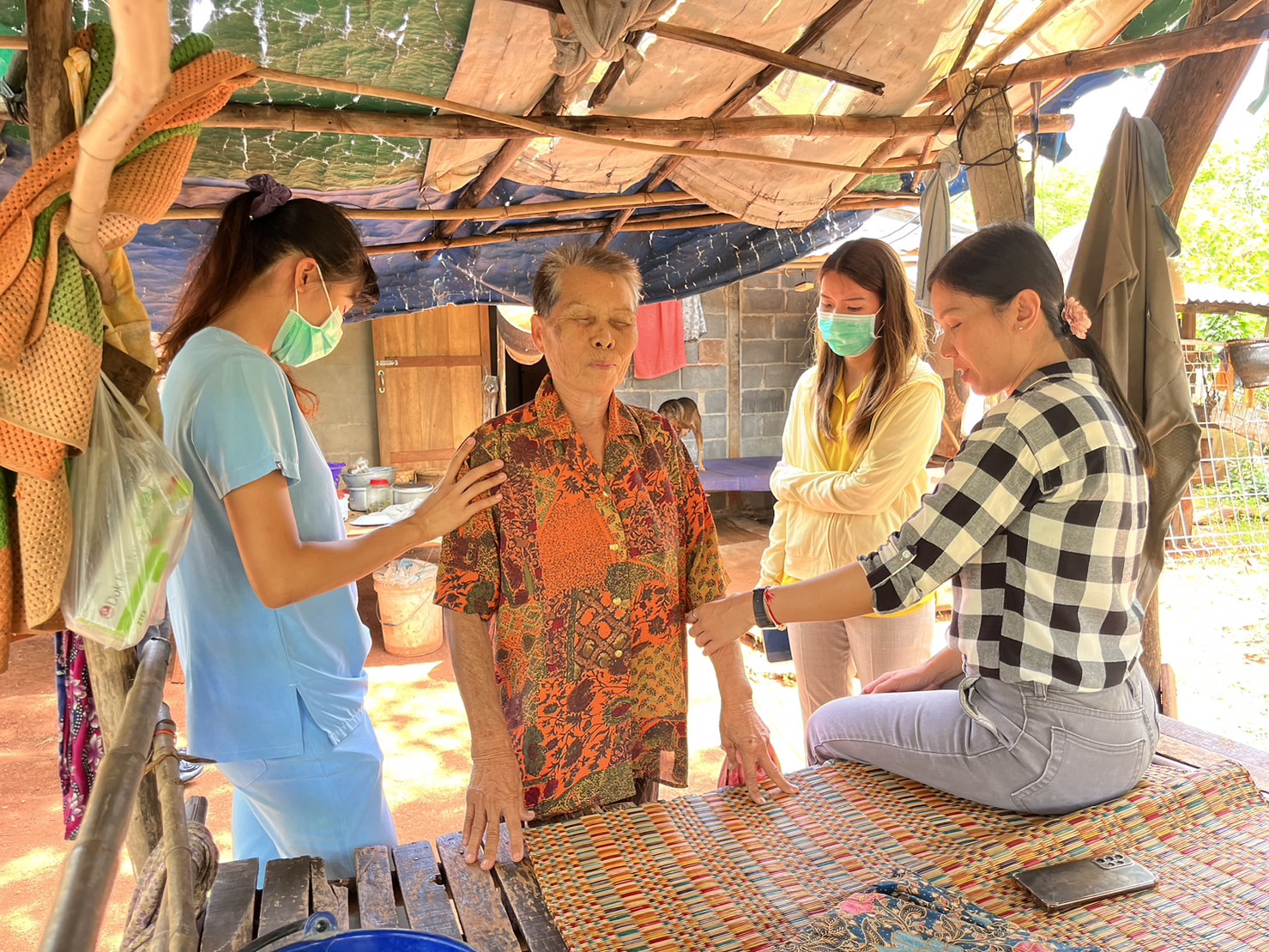 พช.ขอนแก่น : อำเภอพล ลงพื้นที่ติดตามครัวเรือนยากจนต้นแบบ (Best practice) ตามโครงการขจัดความยากจนและพัฒนาคนทุกช่วงวัยอย่างยั่งยืนตามหลักปรัชญาของเศรษฐกิจพอเพียง