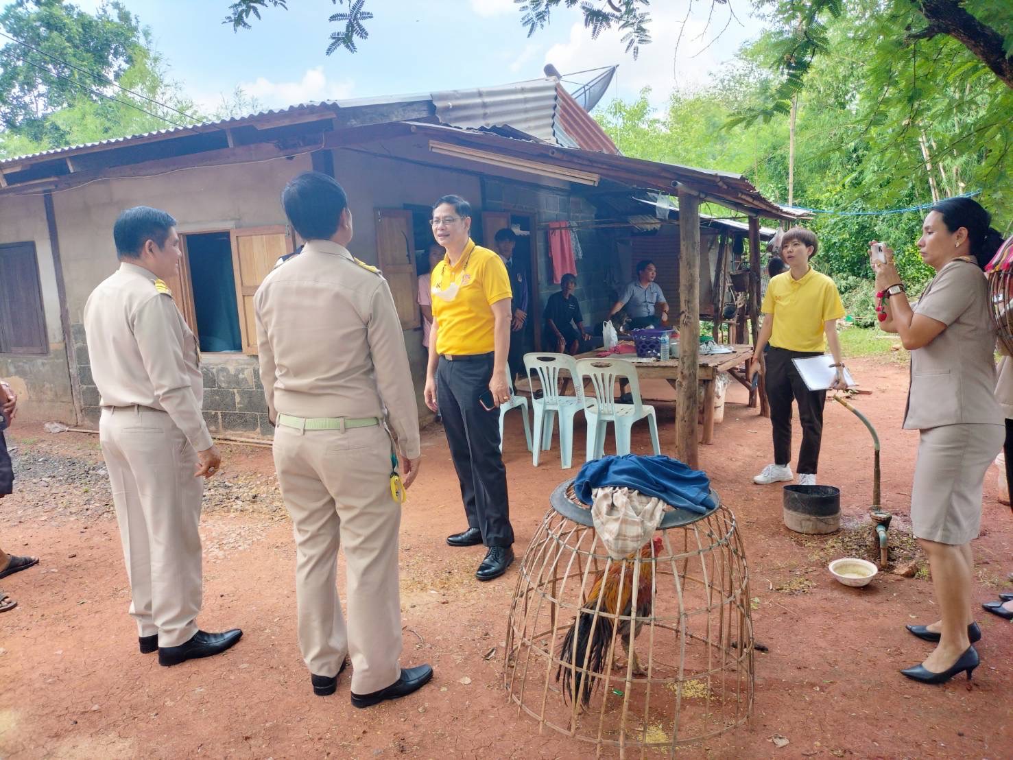 พช.ขอนแก่น : อำเภอพล ลงพื้นที่ติดตามครัวเรือนยากจนต้นแบบ (Best practice) ตามโครงการขจัดความยากจนและพัฒนาคนทุกช่วงวัยอย่างยั่งยืนตามหลักปรัชญาของเศรษฐกิจพอเพียง