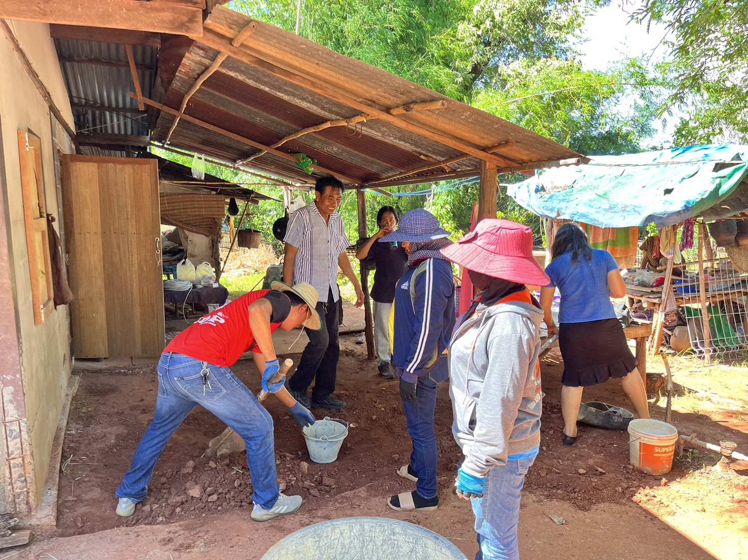 พช.ขอนแก่น : อำเภอพล ลงพื้นที่ติดตามครัวเรือนยากจนต้นแบบ (Best practice) ตามโครงการขจัดความยากจนและพัฒนาคนทุกช่วงวัยอย่างยั่งยืนตามหลักปรัชญาของเศรษฐกิจพอเพียง