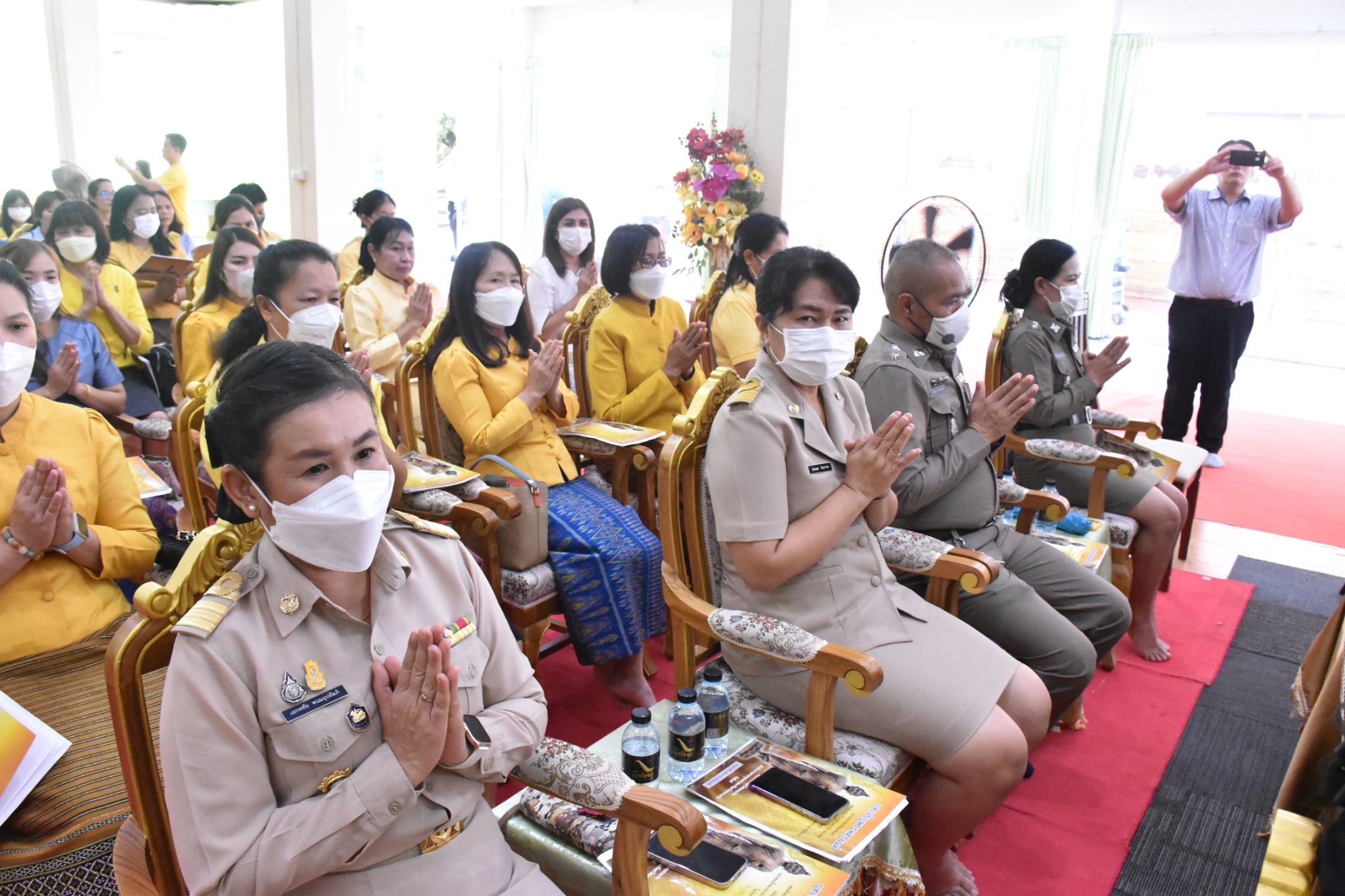 จังหวัดขอนแก่น : จัดพิธีเจริญพระพุทธมนต์เฉลิมพระเกียรติแด่สมเด็จพระเจ้าอยู่หัว สมเด็จพระนางเจ้าสิริกิติ์ พระบรมราชินีนาถ พระบรมราชนนีพันปีหลวง และสมเด็จพระนางเจ้า พระบรมราชินี และถวายพระพรชัยมงคลแด่สมเด็จพระเจ้าลูกเธอ เจ้าฟ้าพัชรกิติยาภาฯ