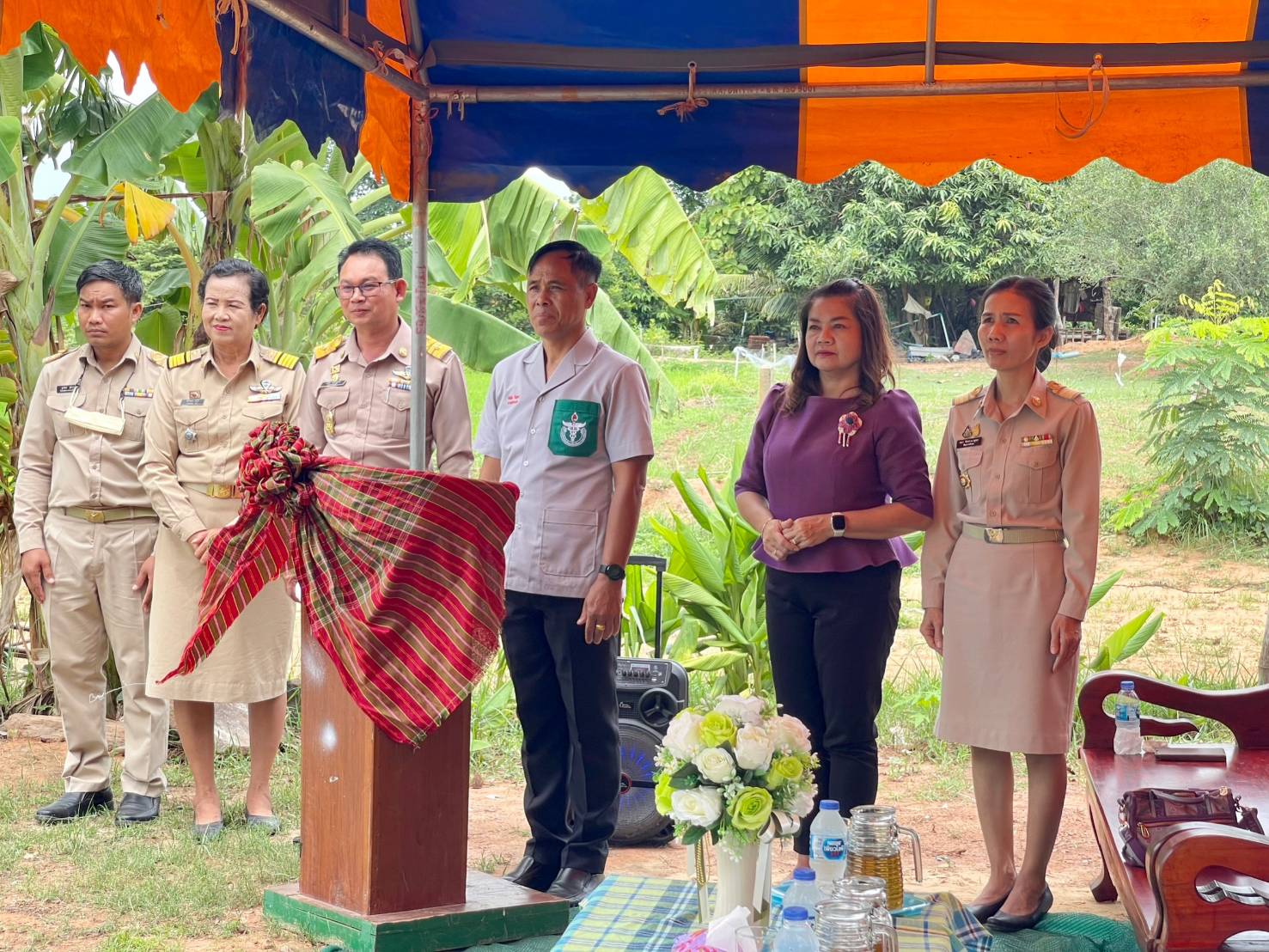 พช.ขอนแก่น : ร่วมงานเปิดการปฏิบัติงานหน่วยแพทย์เคลื่อนที่ พอ.สว.และโครงการหน่วยบำบัดทุกข์ บำรุงสุข สร้างรอยยิ้มให้กับประชาชน อำเภอหนองเรือ