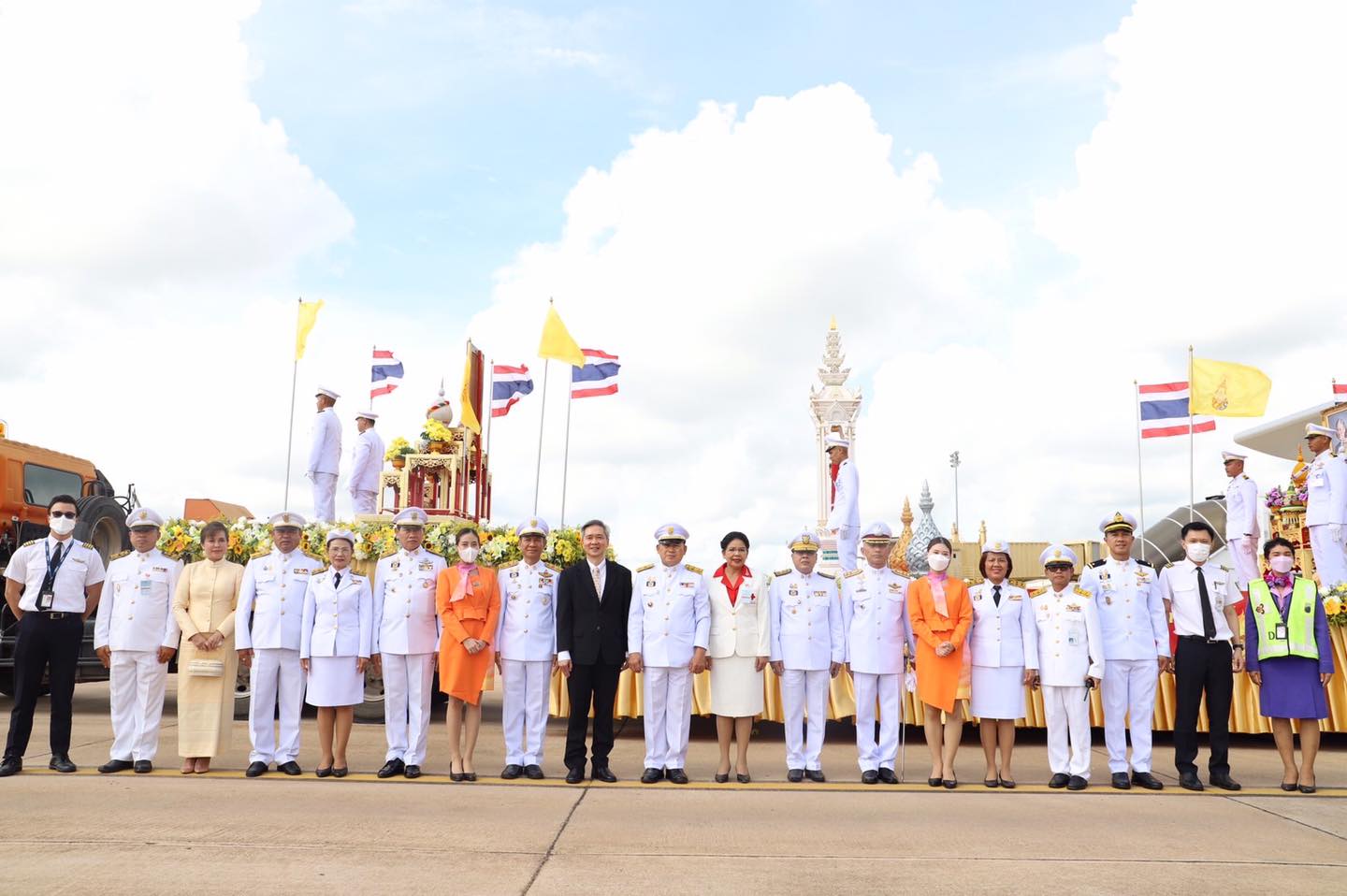 จังหวัดขอนแก่น : เข้าร่วมพิธีเชิญเทียนพรรษาและผ้าอาบน้ำฝนพระราชทาน ประจำปี 2566