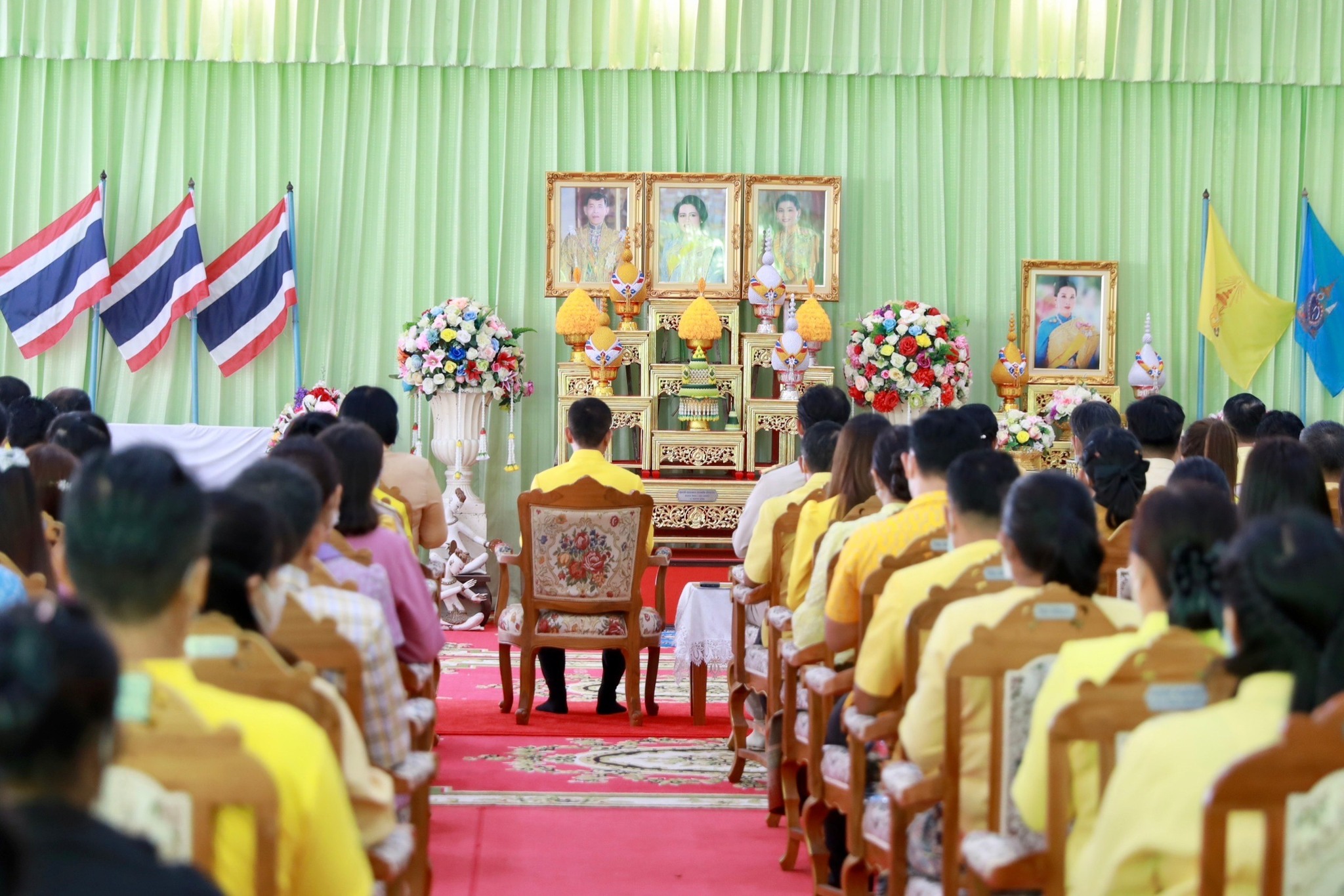 จังหวัดขอนแก่น : จัดพิธีเจริญพระพุทธมนต์เฉลิมพระเกียรติแด่สมเด็จพระเจ้าอยู่หัว สมเด็จพระนางเจ้าสิริกิติ์ พระบรมราชินีนาถ พระบรมราชนนีพันปีหลวง และสมเด็จพระนางเจ้า พระบรมราชินี และถวายพระพรชัยมงคลแด่สมเด็จพระเจ้าลูกเธอ เจ้าฟ้าพัชรกิติยาภาฯ