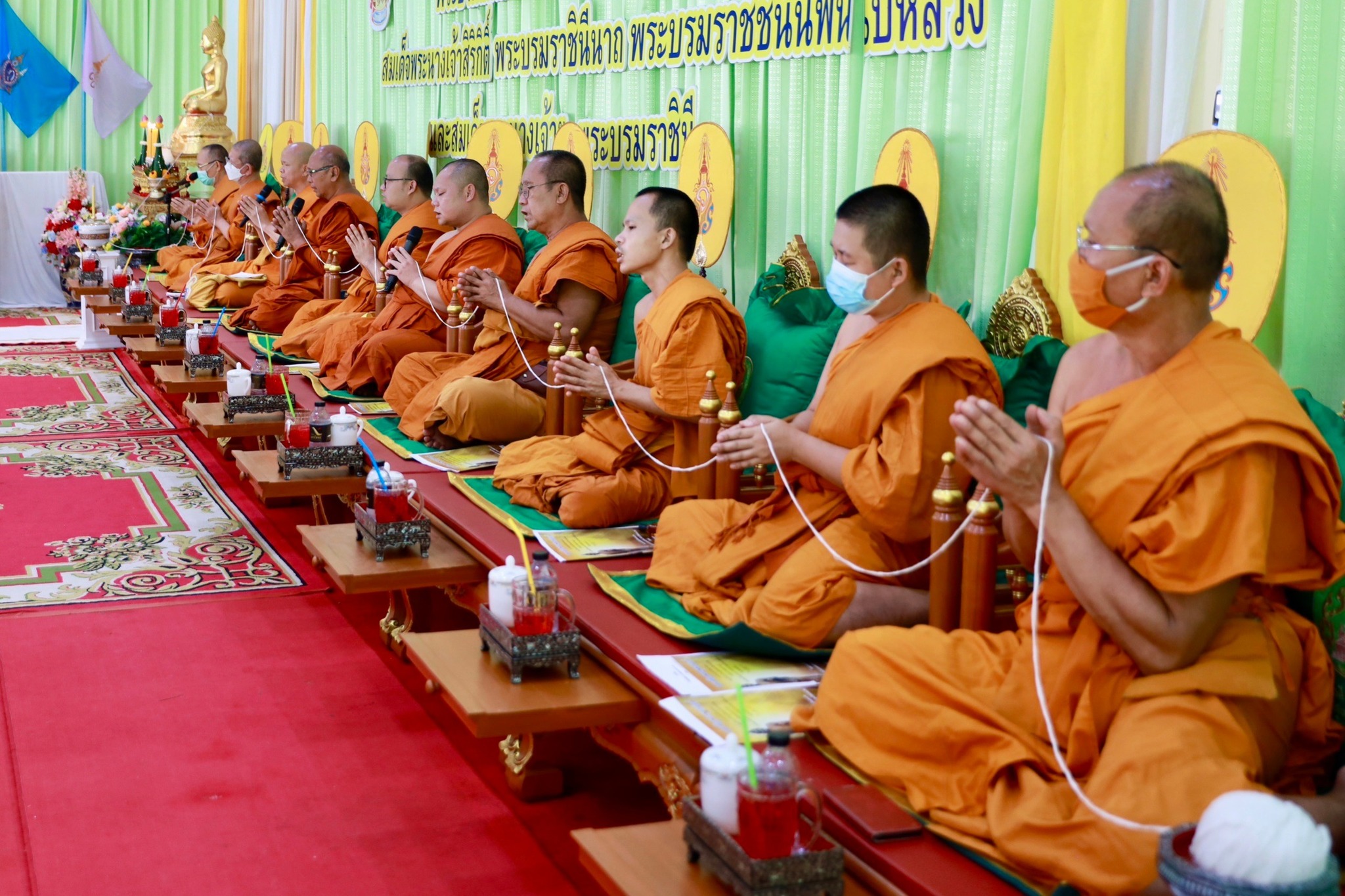 จังหวัดขอนแก่น : จัดพิธีเจริญพระพุทธมนต์เฉลิมพระเกียรติแด่สมเด็จพระเจ้าอยู่หัว สมเด็จพระนางเจ้าสิริกิติ์ พระบรมราชินีนาถ พระบรมราชนนีพันปีหลวง และสมเด็จพระนางเจ้า พระบรมราชินี และถวายพระพรชัยมงคลแด่สมเด็จพระเจ้าลูกเธอ เจ้าฟ้าพัชรกิติยาภาฯ