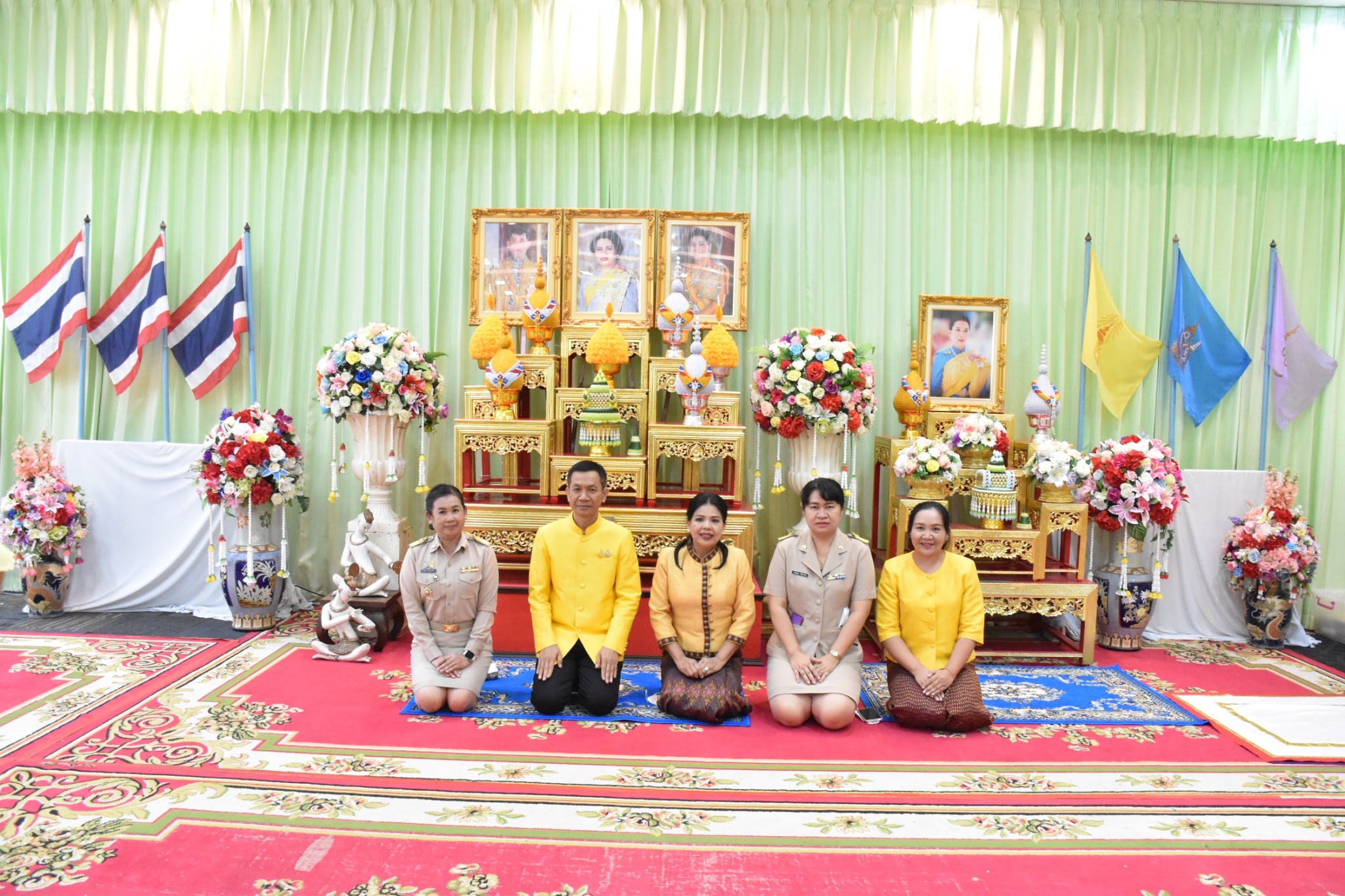 จังหวัดขอนแก่น : จัดพิธีเจริญพระพุทธมนต์เฉลิมพระเกียรติแด่สมเด็จพระเจ้าอยู่หัว สมเด็จพระนางเจ้าสิริกิติ์ พระบรมราชินีนาถ พระบรมราชนนีพันปีหลวง และสมเด็จพระนางเจ้า พระบรมราชินี และถวายพระพรชัยมงคลแด่สมเด็จพระเจ้าลูกเธอ เจ้าฟ้าพัชรกิติยาภาฯ