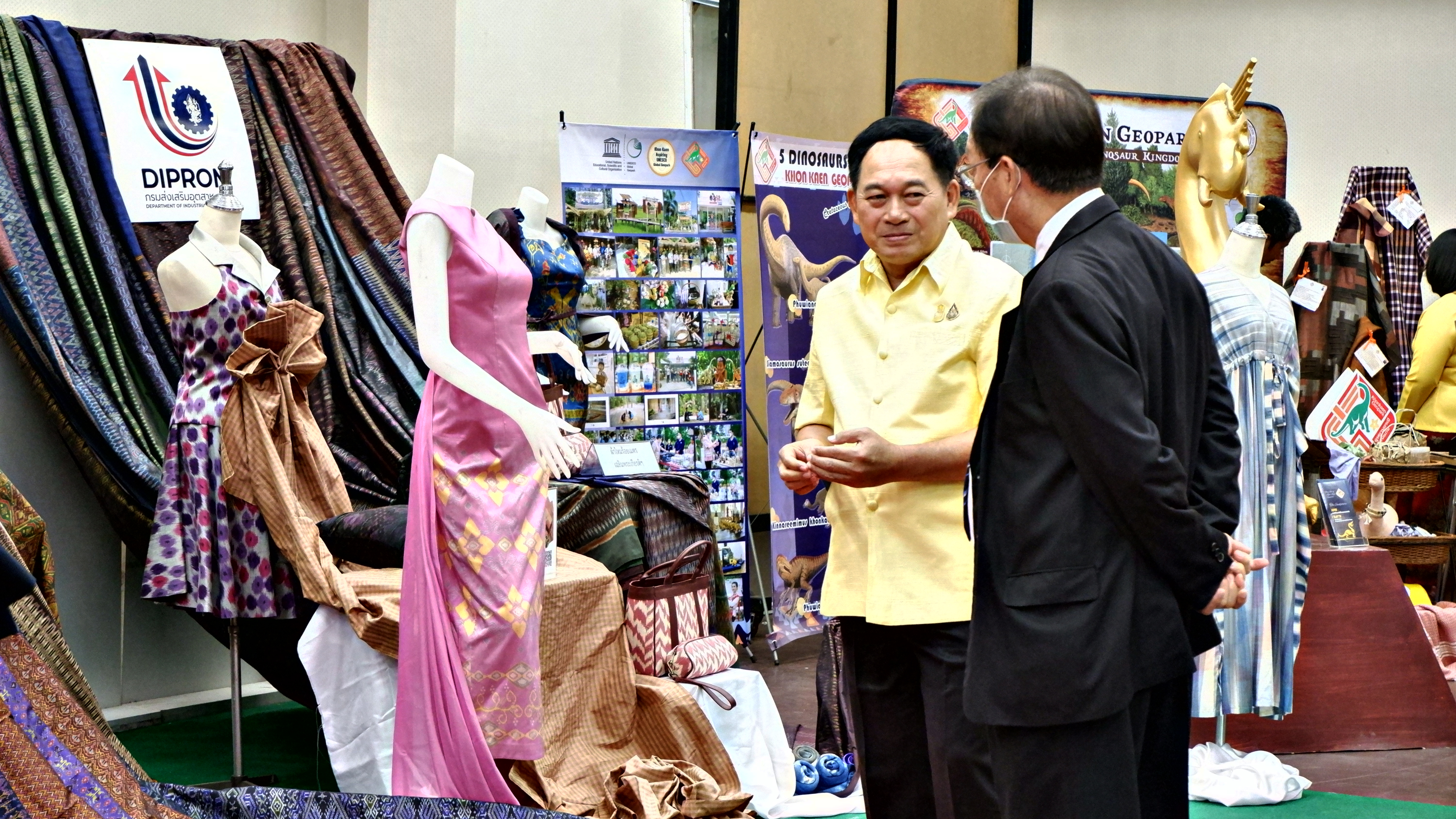 จังหวัดขอนแก่น : รับการตรวจประเมินรางวัลคุณภาพการบริหารจัดการภาครัฐ ประจำปี 2566 ณ พื้นที่ปฏิบัติงานของจังหวัดขอนแก่น (Site Visit) และผ่านสื่ออิเล็กทรอนิกส์ (ระบบ ZOOM)