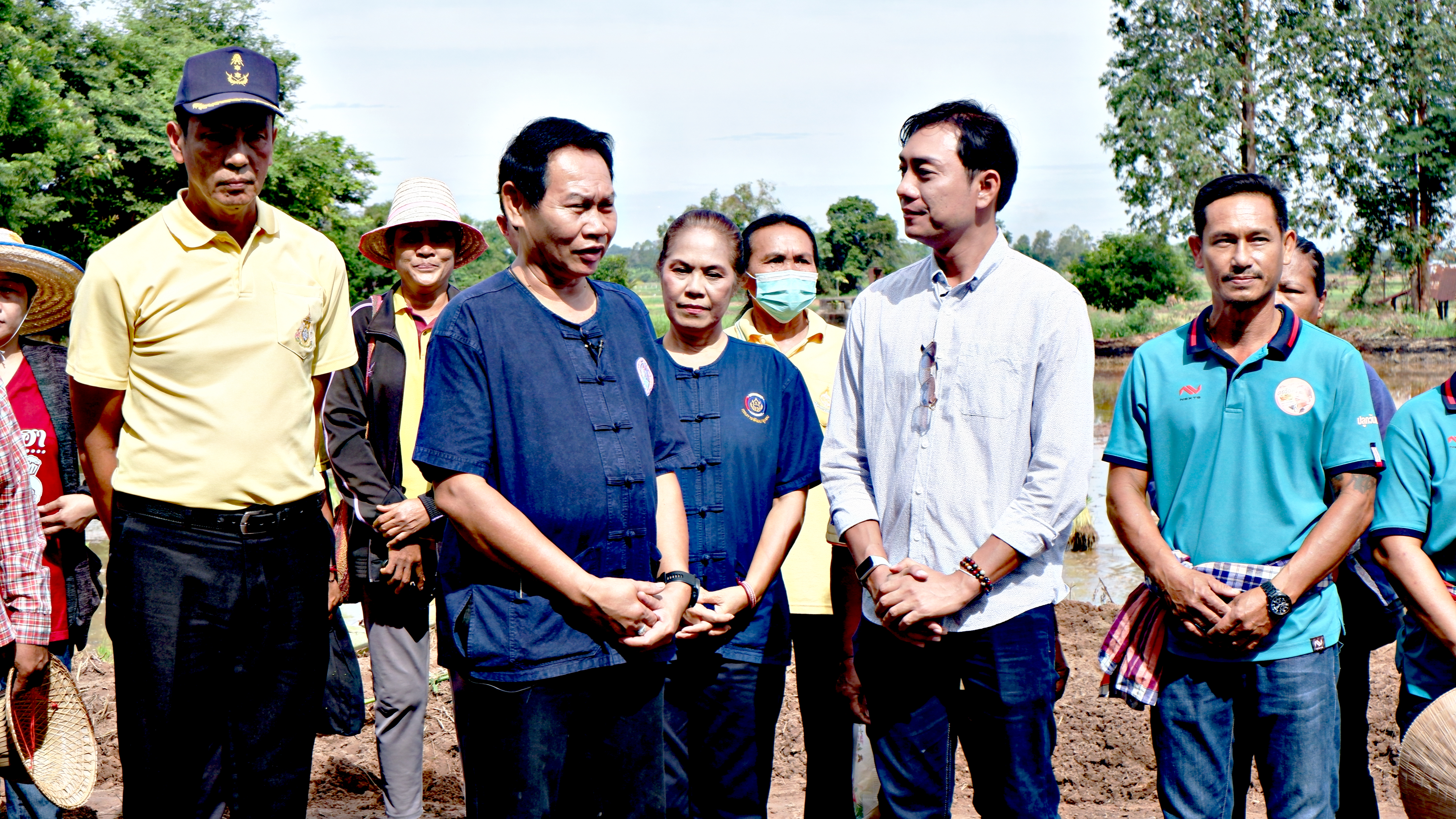 จังหวัดขอนแก่น : จัดกิจกรรม “สืบสานประเพณีปลูกข้าวแปลงนาสาธิต “ปลูกข้าววันแม่ เก็บเกี่ยววันพ่อ”