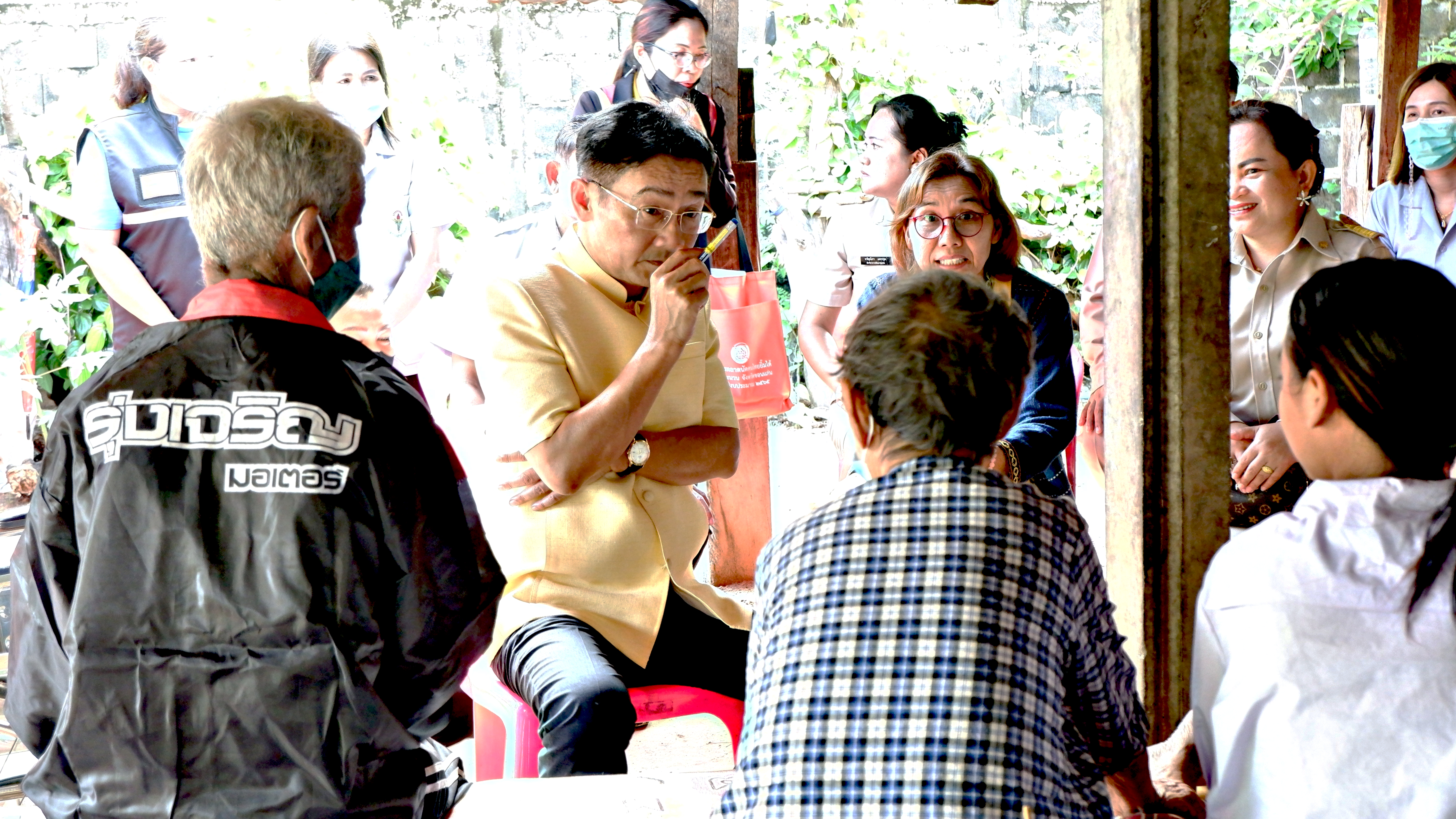 รองผู้ว่าฯ ขอนแก่น นำทีมติดตาม และสนับสนุน การดำเนินงานขจัดความยากจนฯ ในระดับพื้นที่ อำเภอกระนวน