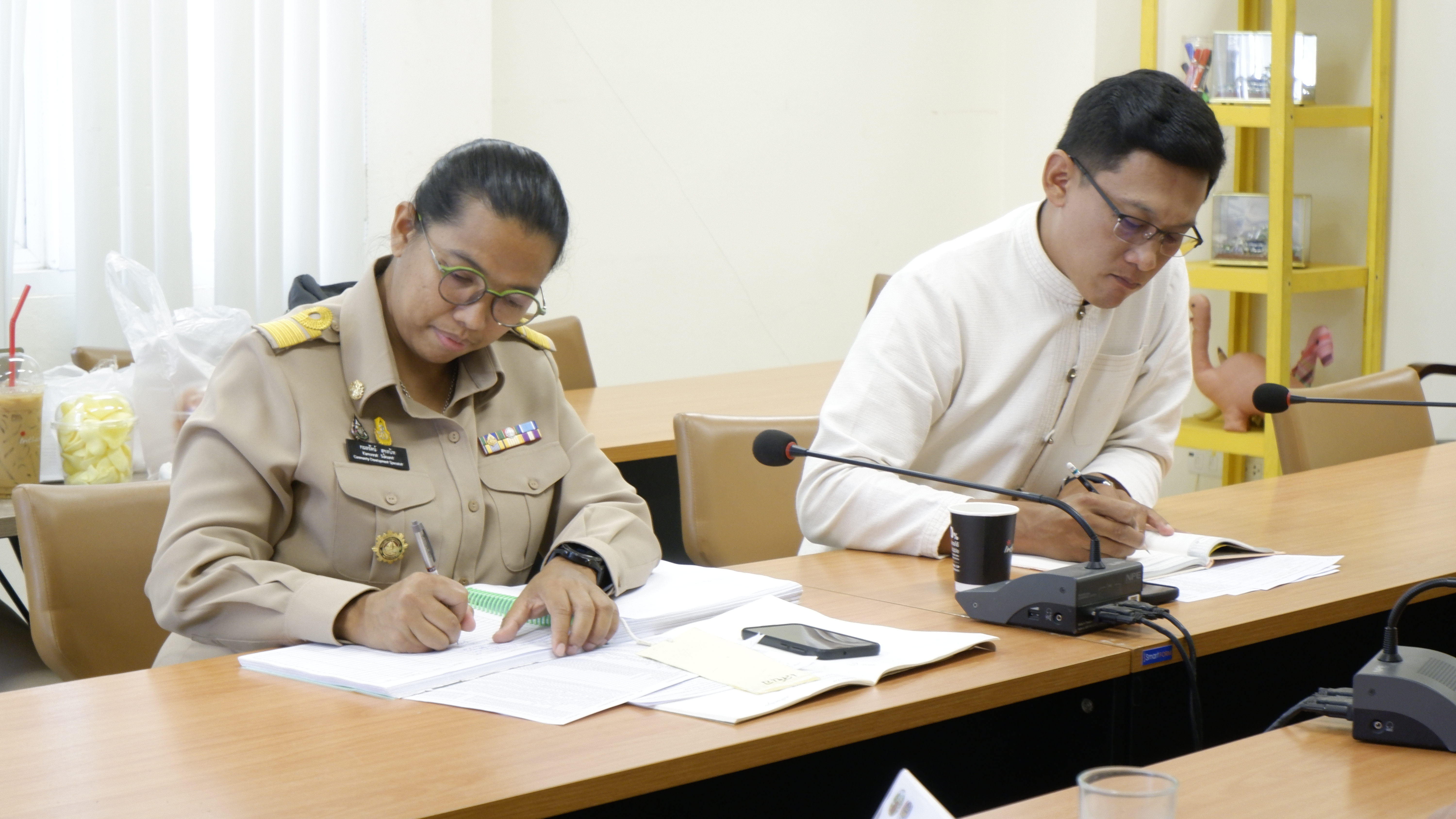 พช.ขอนแก่น : ร่วมประชุมเตรียมความพร้อมประกวดผ้าลายพระราชทาน “ผ้าลายดอกรักราชกัญญา” ผ่านระบบ Zoom