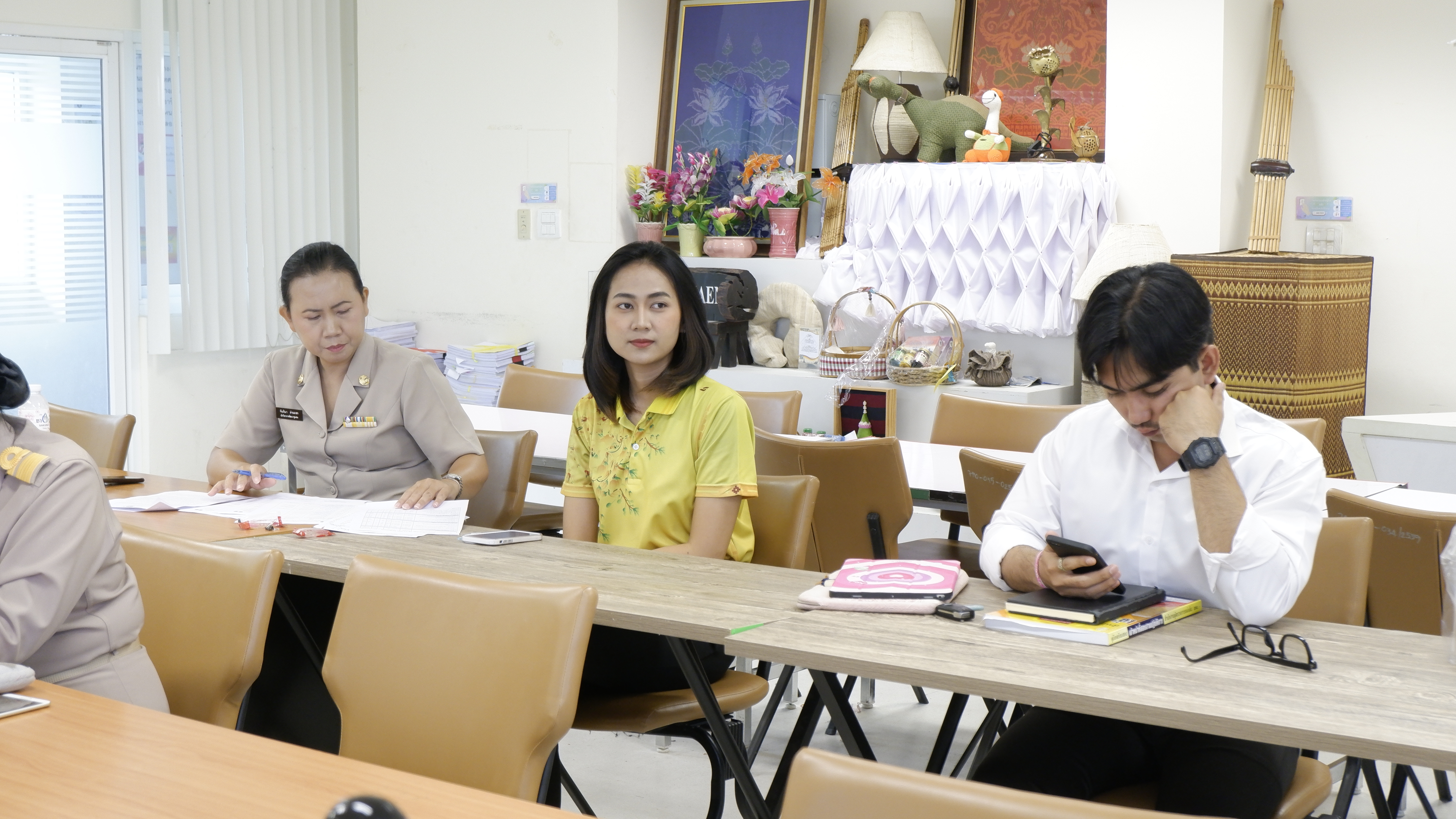พช.ขอนแก่น : ร่วมประชุมเตรียมความพร้อมประกวดผ้าลายพระราชทาน “ผ้าลายดอกรักราชกัญญา” ผ่านระบบ Zoom