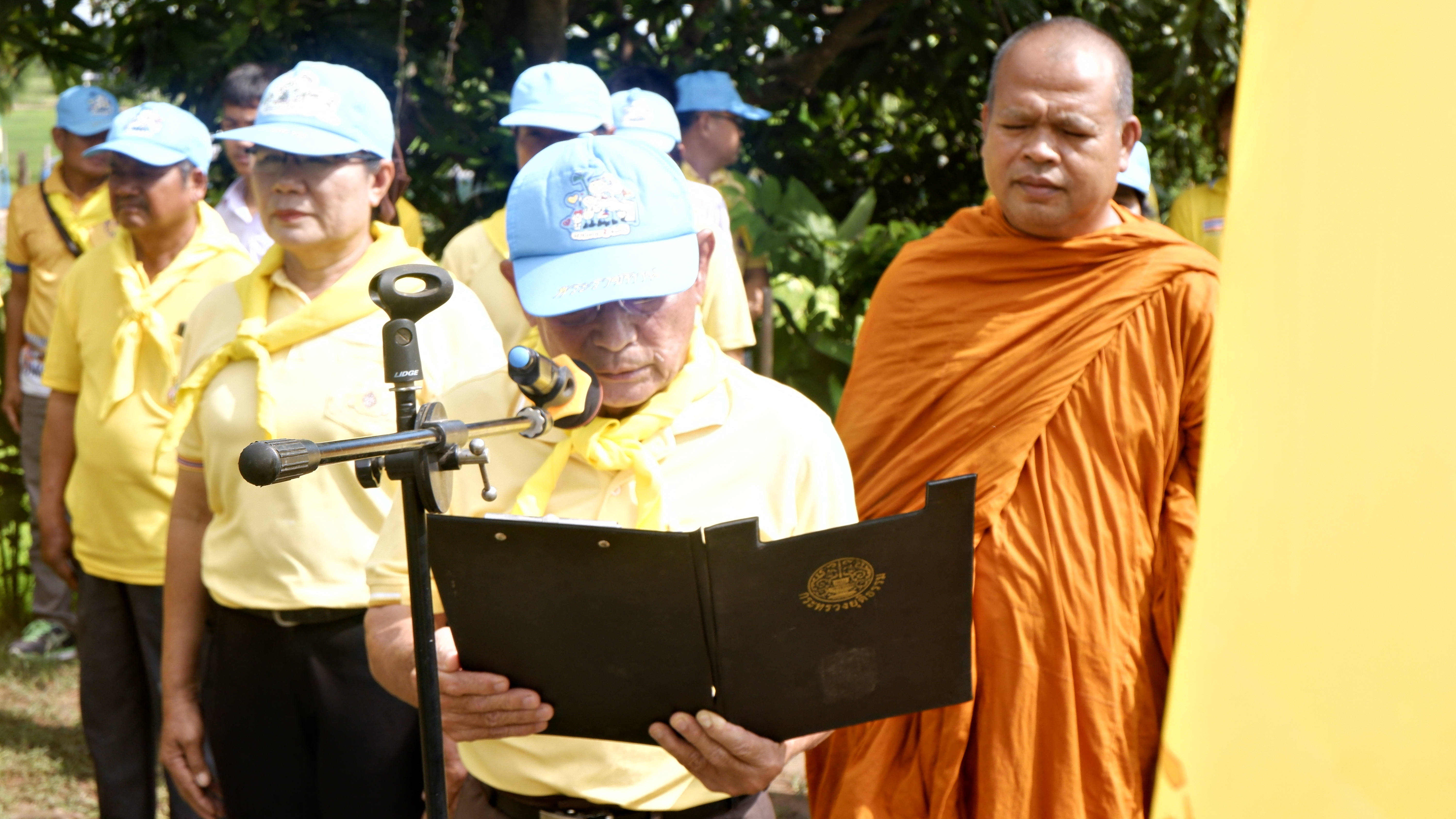 พช.ขอนแก่น : อำเภอหนองสองห้อง จัดกิจกรรมเฉลิมพระเกียรติพระบาทสมเด็จพระปรเมนทรรามาธิบดีศรีสินทรมหาวชิราลงกรณ พระวชิรเกล้าเจ้าอยู่หัว เนื่องในโอกาสวันเฉลิมพระชนมพรรษา 28 กรกฎาคม 2566 ณ ศูนย์ผู้นำจิตอาสาพัฒนาชุมชนตำบลโนนธาตุ