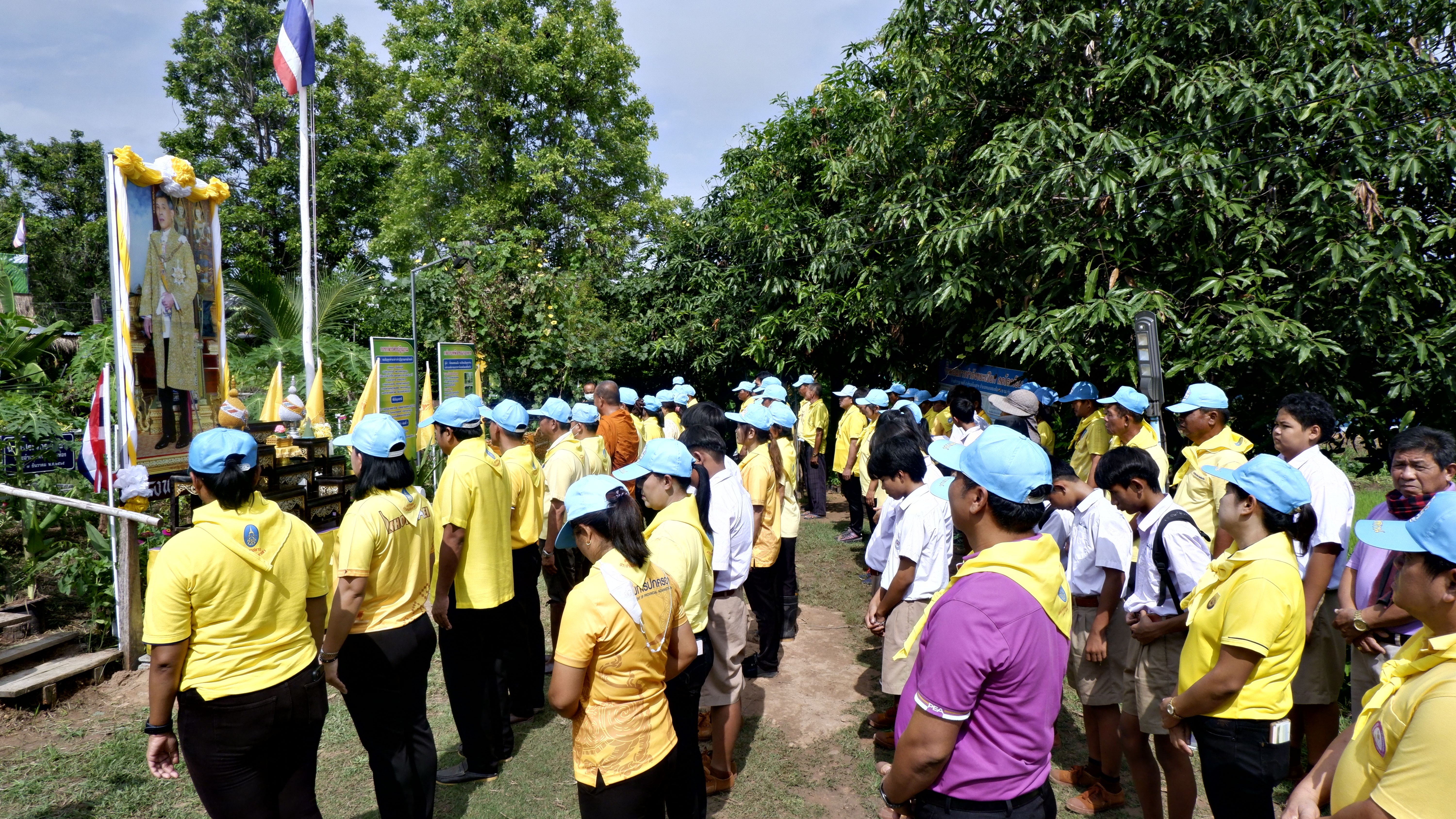พช.ขอนแก่น : อำเภอหนองสองห้อง จัดกิจกรรมเฉลิมพระเกียรติพระบาทสมเด็จพระปรเมนทรรามาธิบดีศรีสินทรมหาวชิราลงกรณ พระวชิรเกล้าเจ้าอยู่หัว เนื่องในโอกาสวันเฉลิมพระชนมพรรษา 28 กรกฎาคม 2566 ณ ศูนย์ผู้นำจิตอาสาพัฒนาชุมชนตำบลโนนธาตุ