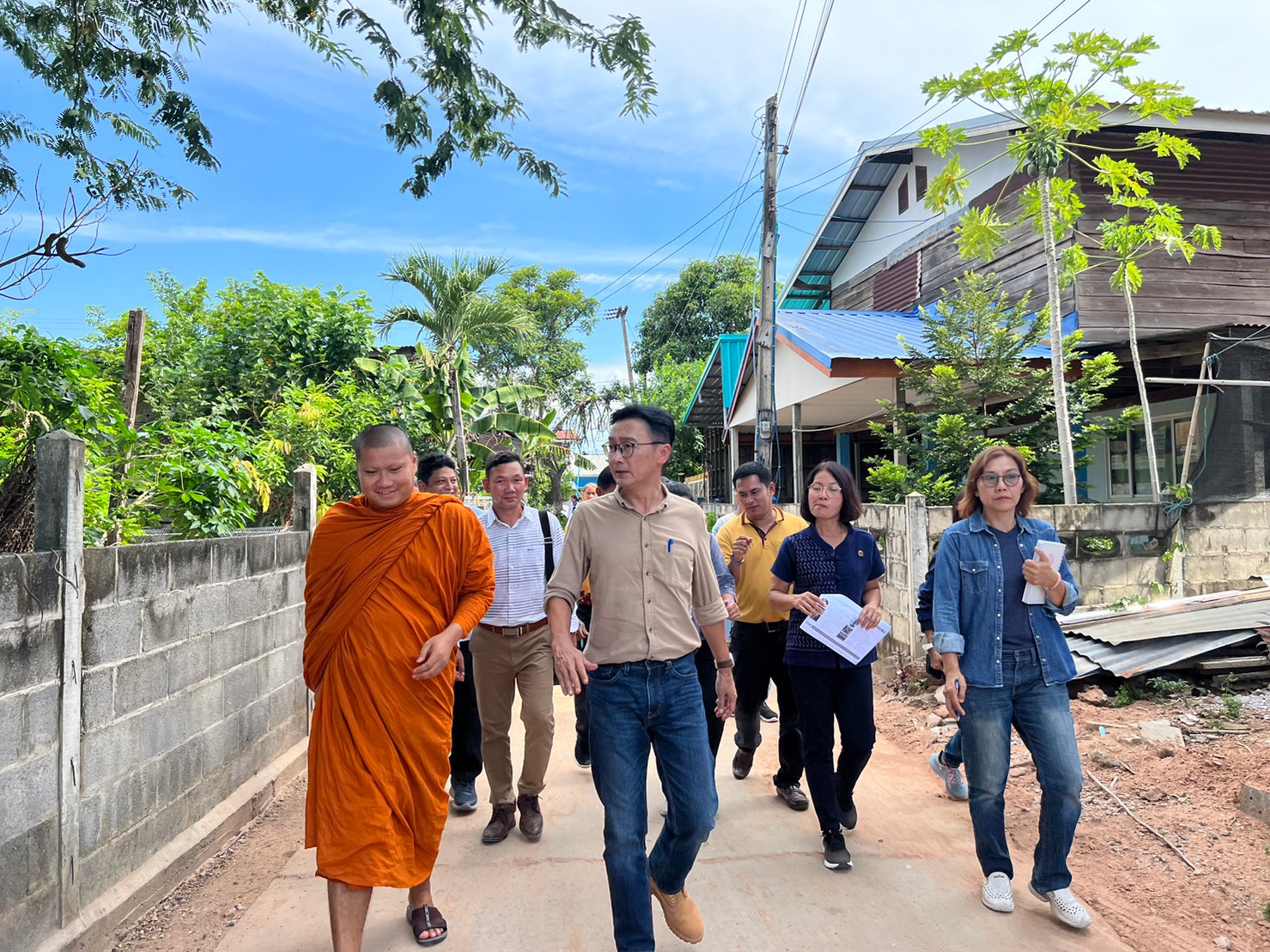 พช.ขอนแก่น : รองผู้ว่าฯ ขอนแก่น นำทีมติดตาม และสนับสนุน การดำเนินงานขจัดความยากจนฯ ในระดับพื้นที่ อำเภอซำสูง