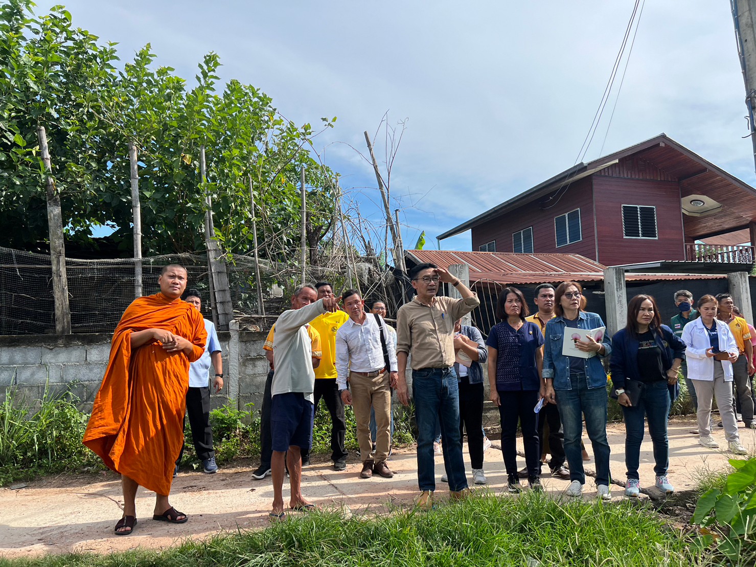 พช.ขอนแก่น : รองผู้ว่าฯ ขอนแก่น นำทีมติดตาม และสนับสนุน การดำเนินงานขจัดความยากจนฯ ในระดับพื้นที่ อำเภอซำสูง