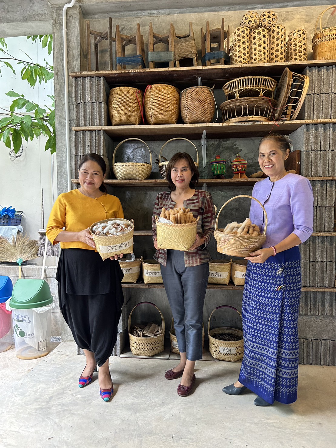 พช.ขอนแก่น : ร่วมกิจกรรมส่งเสริมชุมชนเรียนรู้งานศิลปหัตถกรรมเชื่อมโยงการท่องเที่ยว ณ JUTATIP ชุมชนหัตถกรรมผ้าฝ้ายย้อมสีธรรมชาติ อ.เมือง จ.ขอนแก่น
