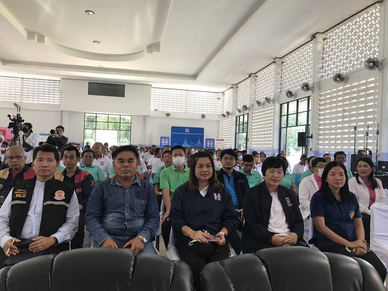 พช.ขอนแก่น : ร่วมงาน“สร้างเศรษฐกิจฐานราก สร้างชาติมั่นคง” ภายใต้โครงการสร้างเศรษฐกิจฐานรากเพื่อการพัฒนาหมู่บ้านและชุมชนเข้มแข็งอย่างยั่งยืน ณ หอประชุมอำเภอเปือยน้อย