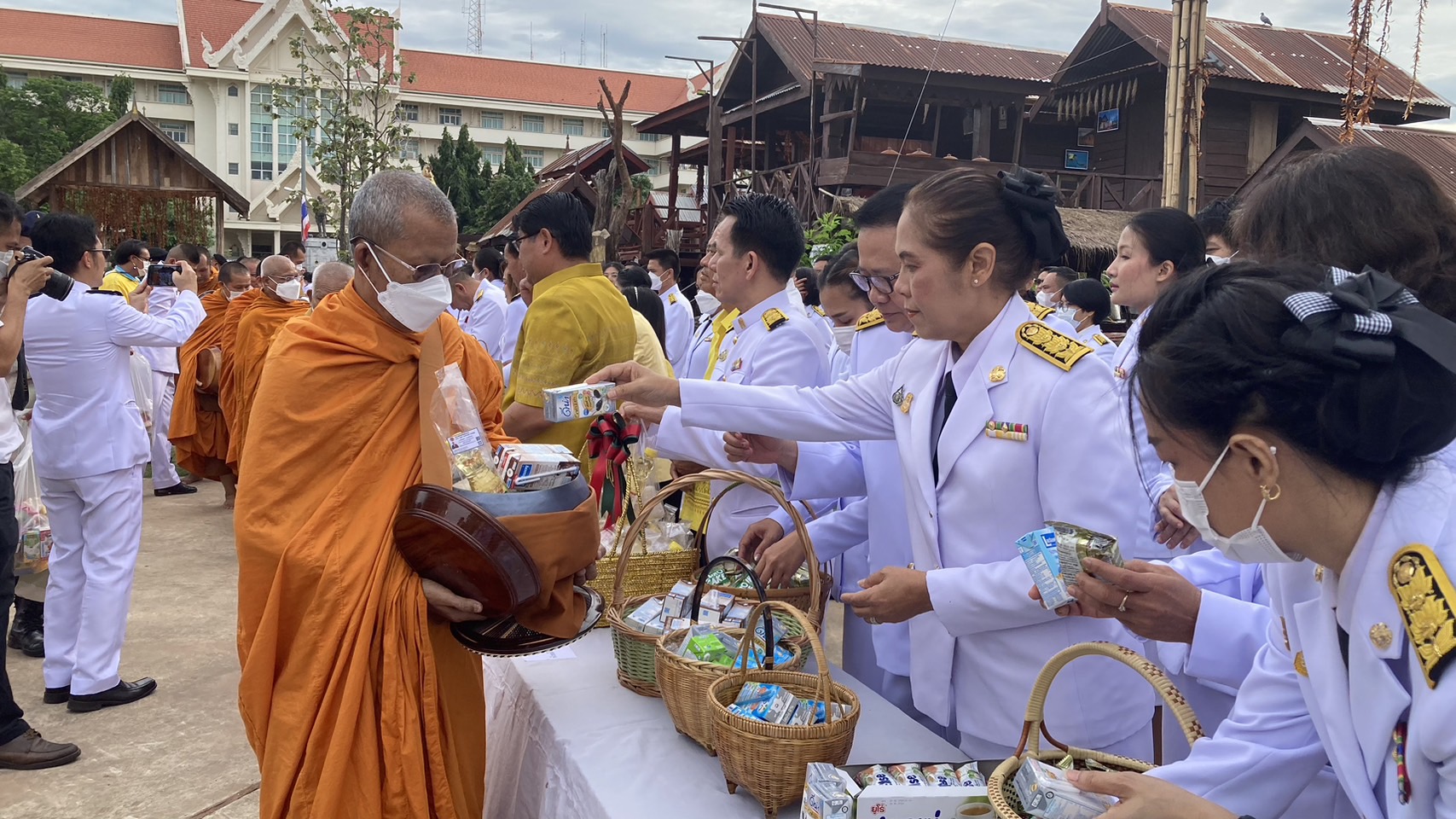 จังหวัดขอนแก่น : จัดกิจกรรมเฉลิมพระเกียรติพระบาทสมเด็จพระเจ้าอยู่หัว เนื่องในโอกาสวันเฉลิมพระชนมพรรษา 28 กรกฎาคม 2566