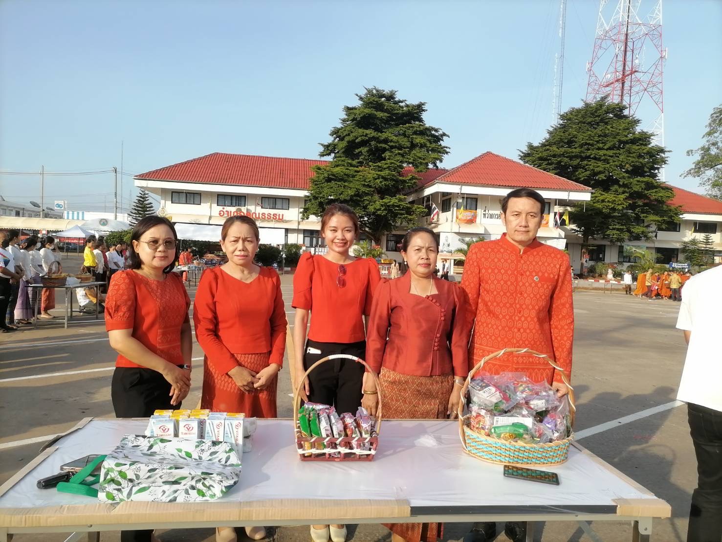 พช.ขอนแก่น : อำเภอชุมแพ ร่วมพิธีทำบุญใหญ่ครอบรอบ 80 ปี สถาปนาอำเภอชุมแพ