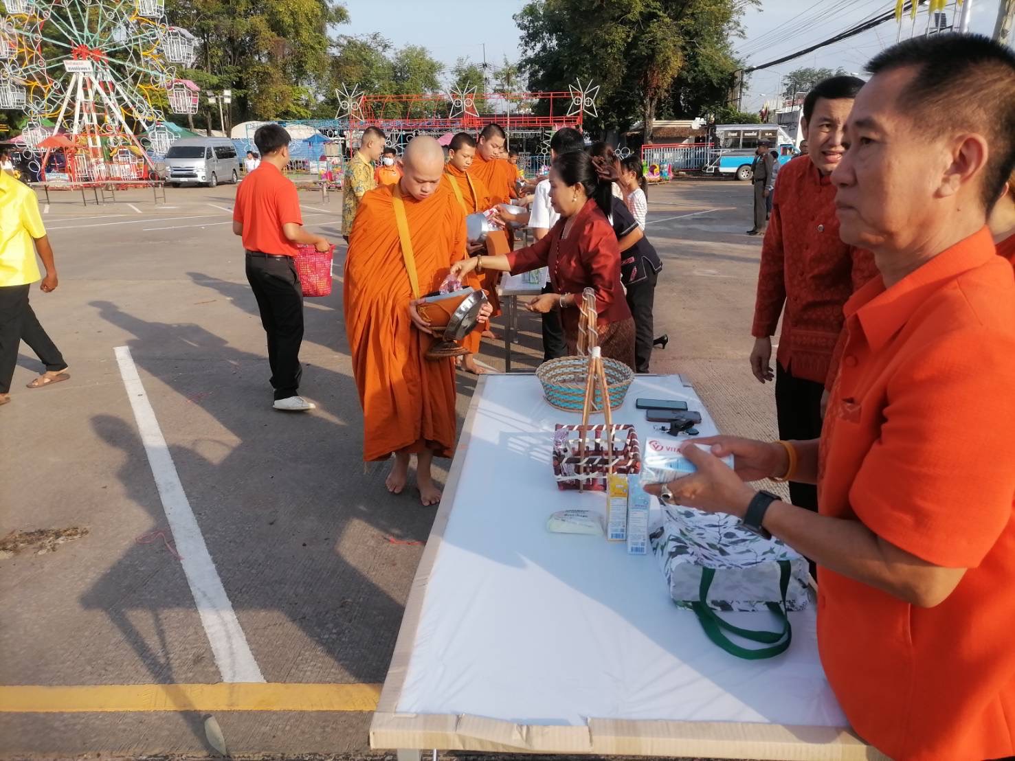 พช.ขอนแก่น : อำเภอชุมแพ ร่วมพิธีทำบุญใหญ่ครอบรอบ 80 ปี สถาปนาอำเภอชุมแพ