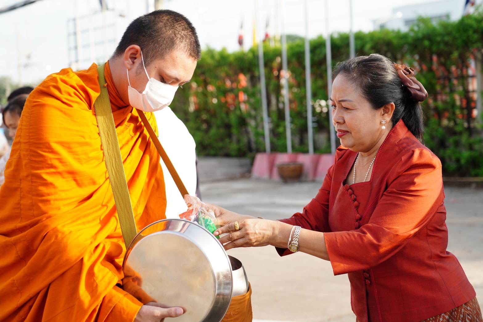 พช.ขอนแก่น : อำเภอชุมแพ ร่วมพิธีทำบุญใหญ่ครอบรอบ 80 ปี สถาปนาอำเภอชุมแพ