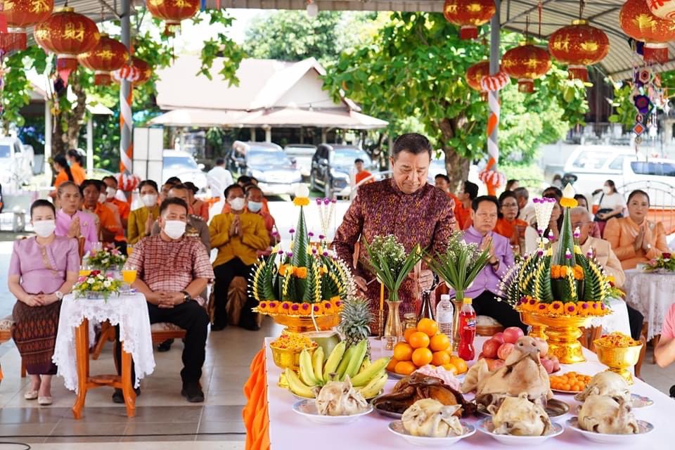 พช.ขอนแก่น : อำเภอชุมแพ ร่วมพิธีทำบุญใหญ่ครอบรอบ 80 ปี สถาปนาอำเภอชุมแพ