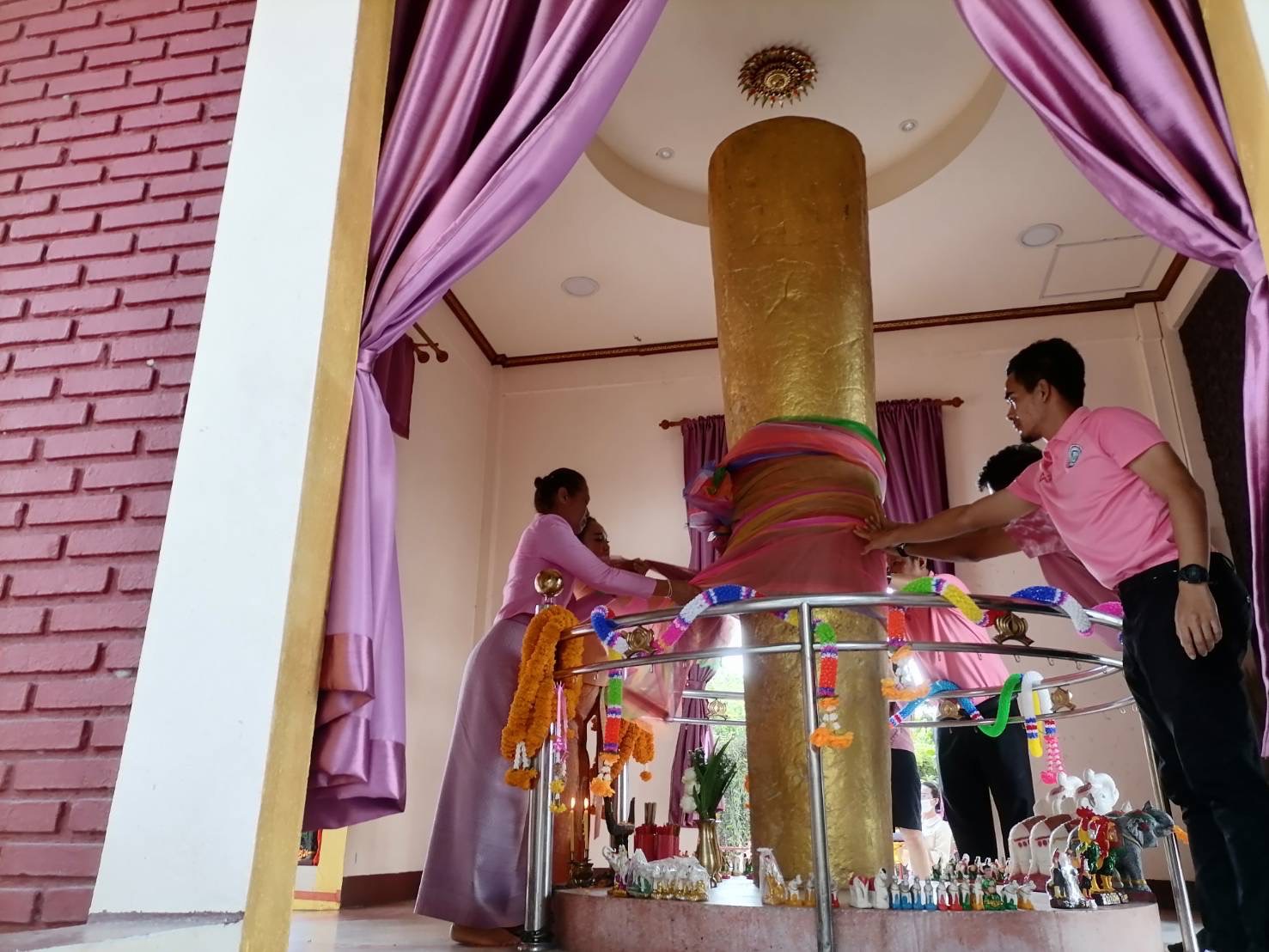 พช.ขอนแก่น : อำเภอชุมแพ ร่วมพิธีทำบุญใหญ่ครอบรอบ 80 ปี สถาปนาอำเภอชุมแพ