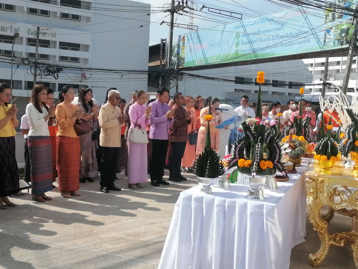 พช.ขอนแก่น : อำเภอชุมแพ ร่วมพิธีทำบุญใหญ่ครอบรอบ 80 ปี สถาปนาอำเภอชุมแพ