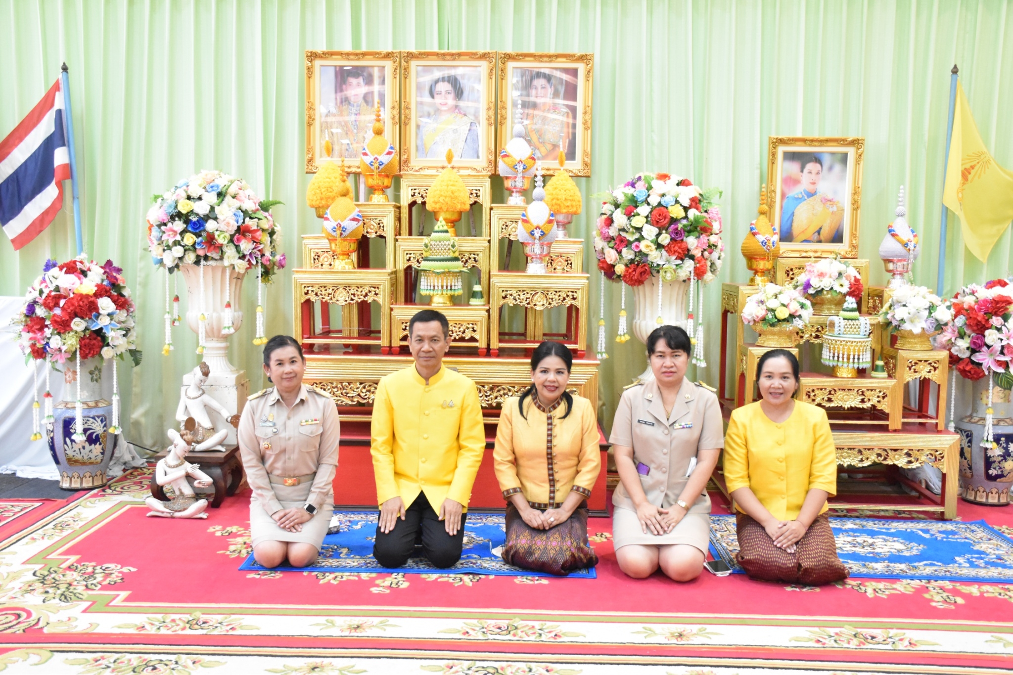 จังหวัดขอนแก่น : จัดพิธีเจริญพระพุทธมนต์เฉลิมพระเกียรติแด่สมเด็จพระเจ้าอยู่หัว สมเด็จพระนางเจ้าสิริกิติ์ พระบรมราชินีนาถ พระบรมราชนนีพันปีหลวง และสมเด็จพระนางเจ้า พระบรมราชินี และถวายพระพรชัยมงคลแด่สมเด็จพระเจ้าลูกเธอ เจ้าฟ้าพัชรกิติยาภาฯ