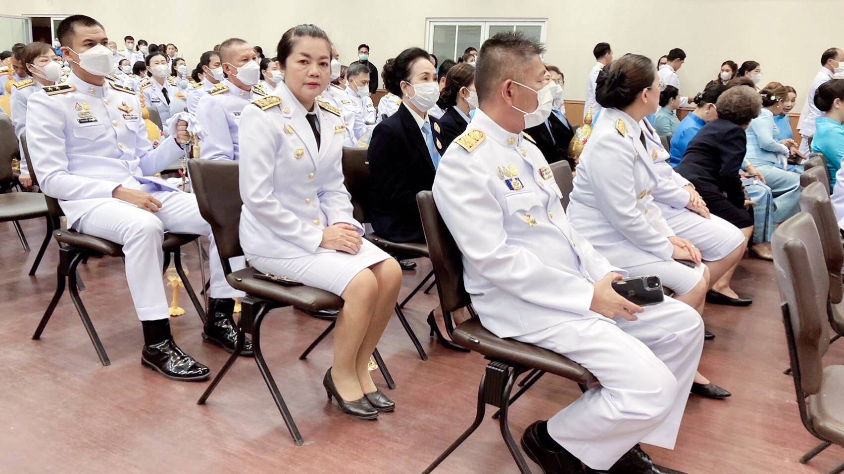 จังหวัดขอนแก่น : ประกอบพิธีถวายเครื่องราชสักการะและวางพานพุ่ม และพิธีจุดเทียนถวายพระพรชัยมงคล สมเด็จพระนางเจ้าสิริกิติ์ พระบรมราชินีนาถ พระบรมราชชนนีพันปีหลวง เนื่องใน โอกาสวันเฉลิมพระชนมพรรษา 12 สิงหาคม 2566