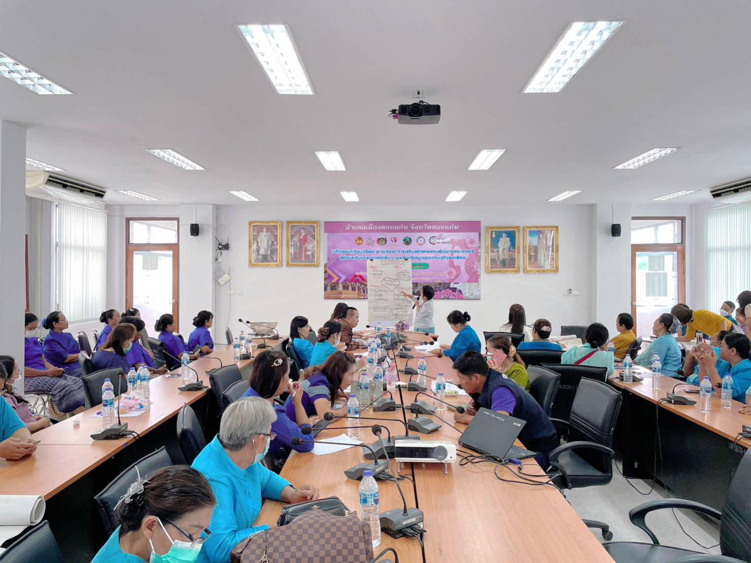 พช.ขอนแก่น : จัดเวทีถอดบทเรียน (Best practice) การเสริมสร้างกองทุนพัฒนาบทบาทสตรี สู่ตำบลเข้มแข็งอย่างยั่งยืน ตามหลักปรัชญาของเศรษฐกิจพอเพียง