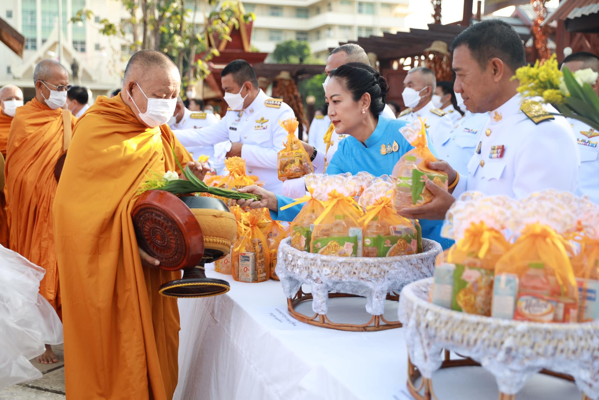 จังหวัดขอนแก่น : ประกอบพิธีทำบุญตักบาตรถวายพระราชกุศล สมเด็จพระนางเจ้าสิริกิติ์ พระบรมราชินีนาถ พระบรมราชชนนีพันปีหลวง เนื่องในวันแม่แห่งชาติ 12 สิงหาคม 2566