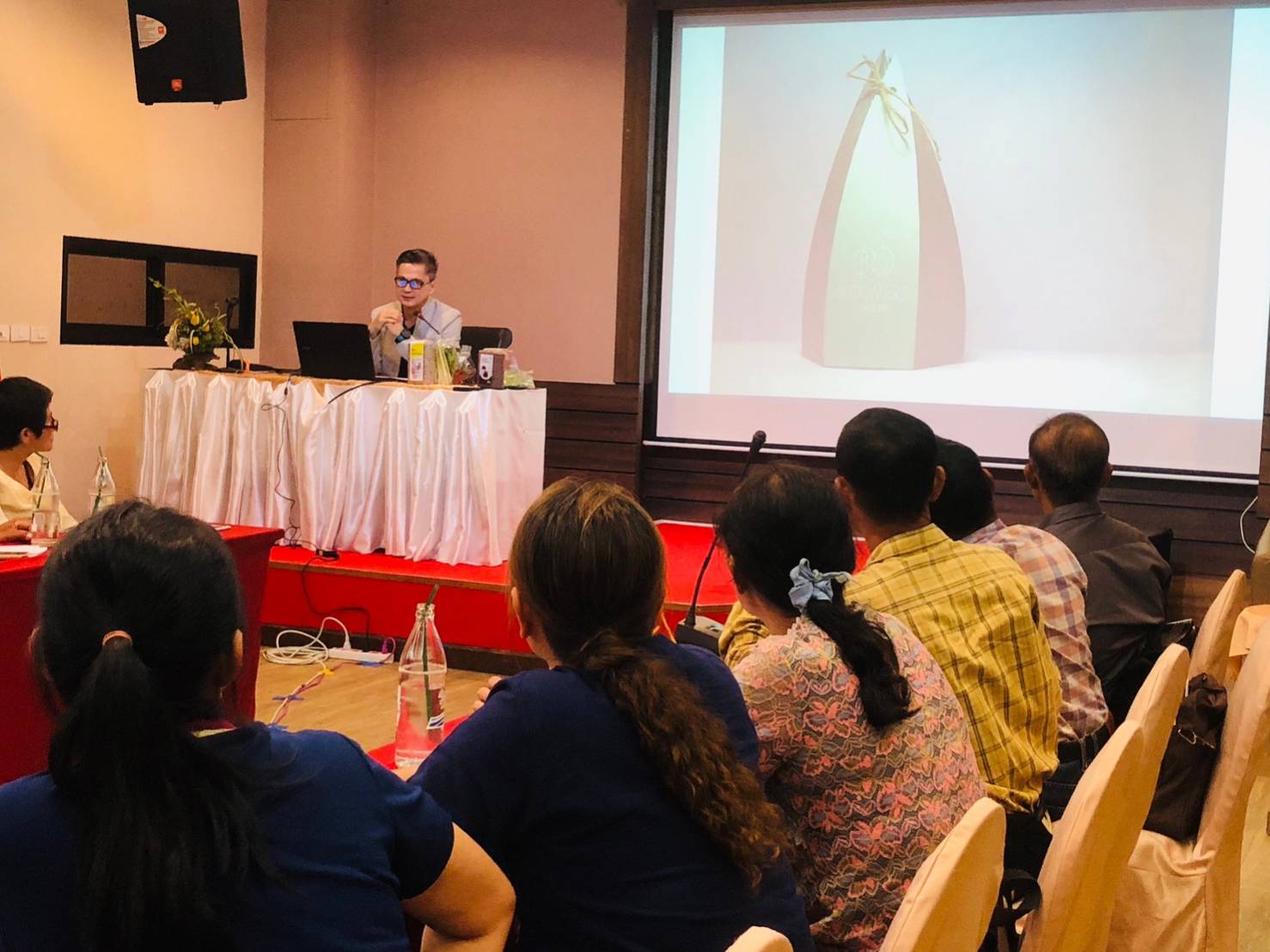 พช.ขอนแก่น : ประชุมเชิงปฏิบัติการส่งเสริมการสร้างรายได้จากกิจการอาหารปลอดภัย ระดับจังหวัด