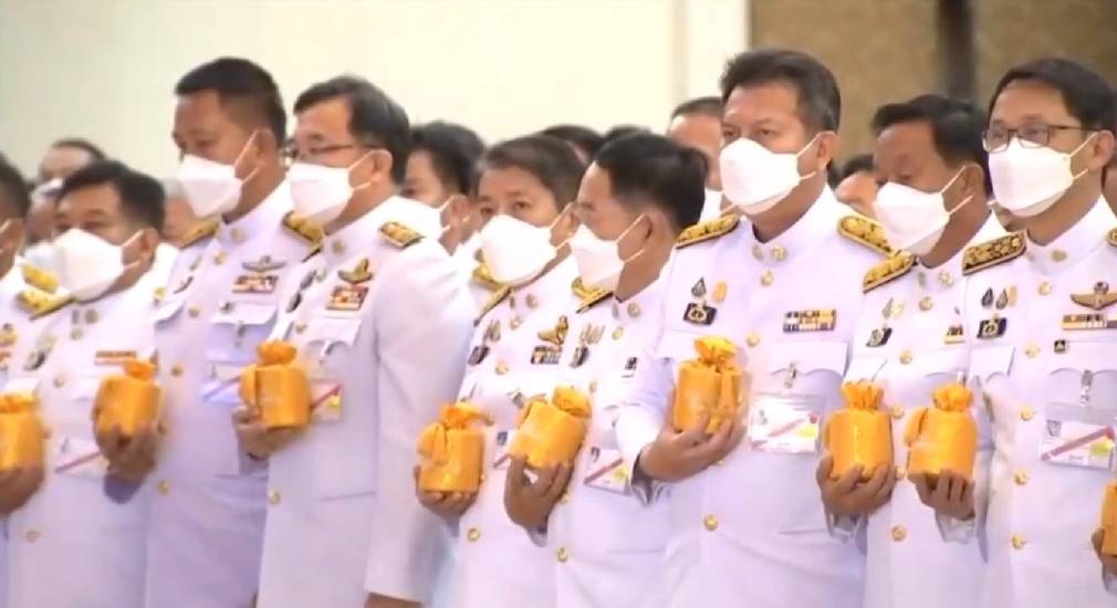 จังหวัดขอนแก่น : ผู้ว่าฯ ขอนแก่น นำเครือข่ายกองทุนแม่ของแผ่นดินเข้าร่วมพิธีมอบเงินพระราชทานขวัญถุงกองทุนแม่ของแผ่นดิน ประจำปี 2566 จากพระบาทสมเด็จพระวชิรเกล้าเจ้าอยู่หัว และสมเด็จพระนางเจ้าสุทิดาพระบรมราชินี “โครงการมหกรรมกองทุนแม่ของแผ่นดินประจำปี 2566