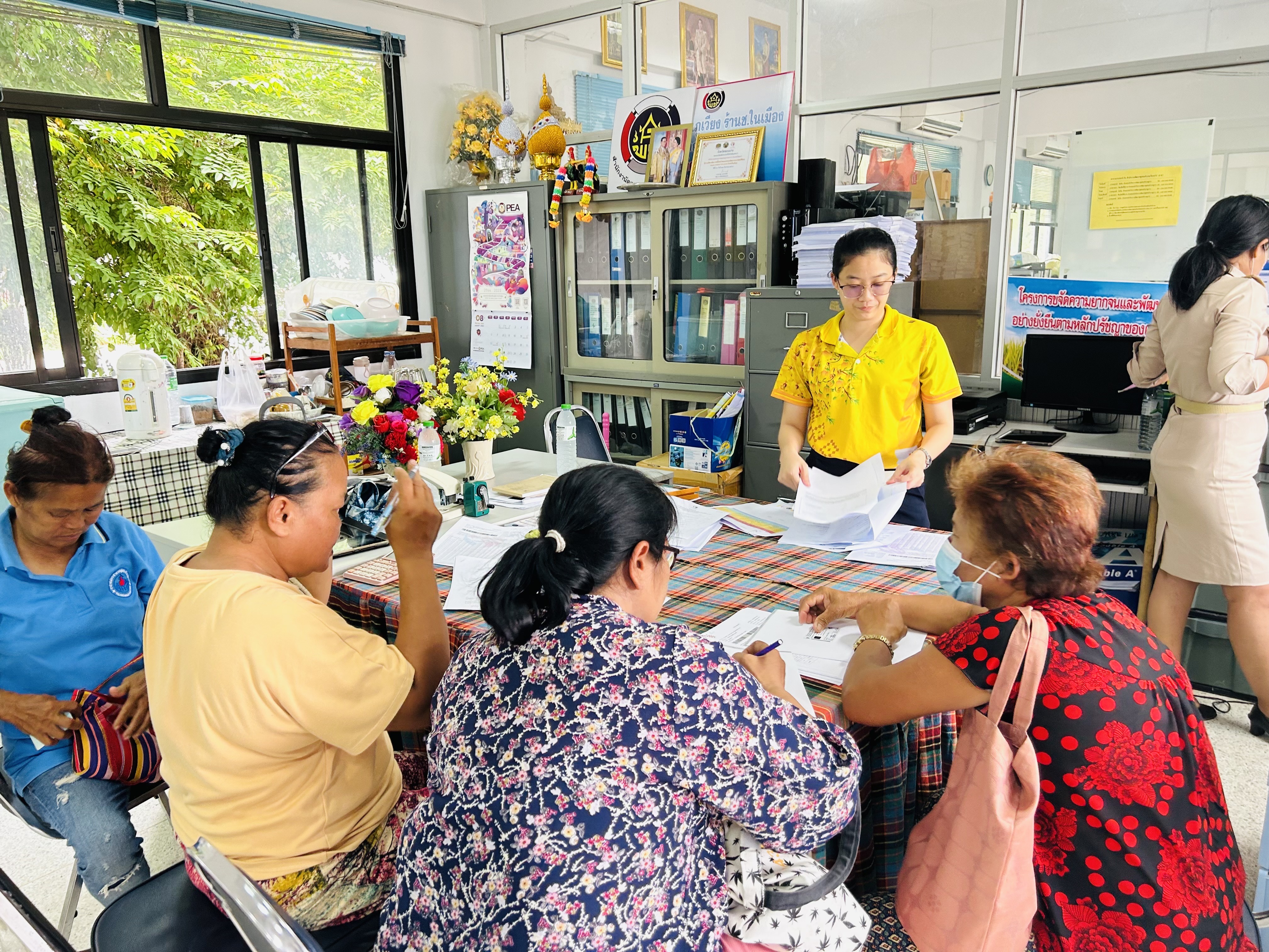 พช.ขอนแก่น : จัดกิจกรรม Mobile Clinic กองทุนพัฒนาบทบาทสตรีจังหวัดขอนแก่น