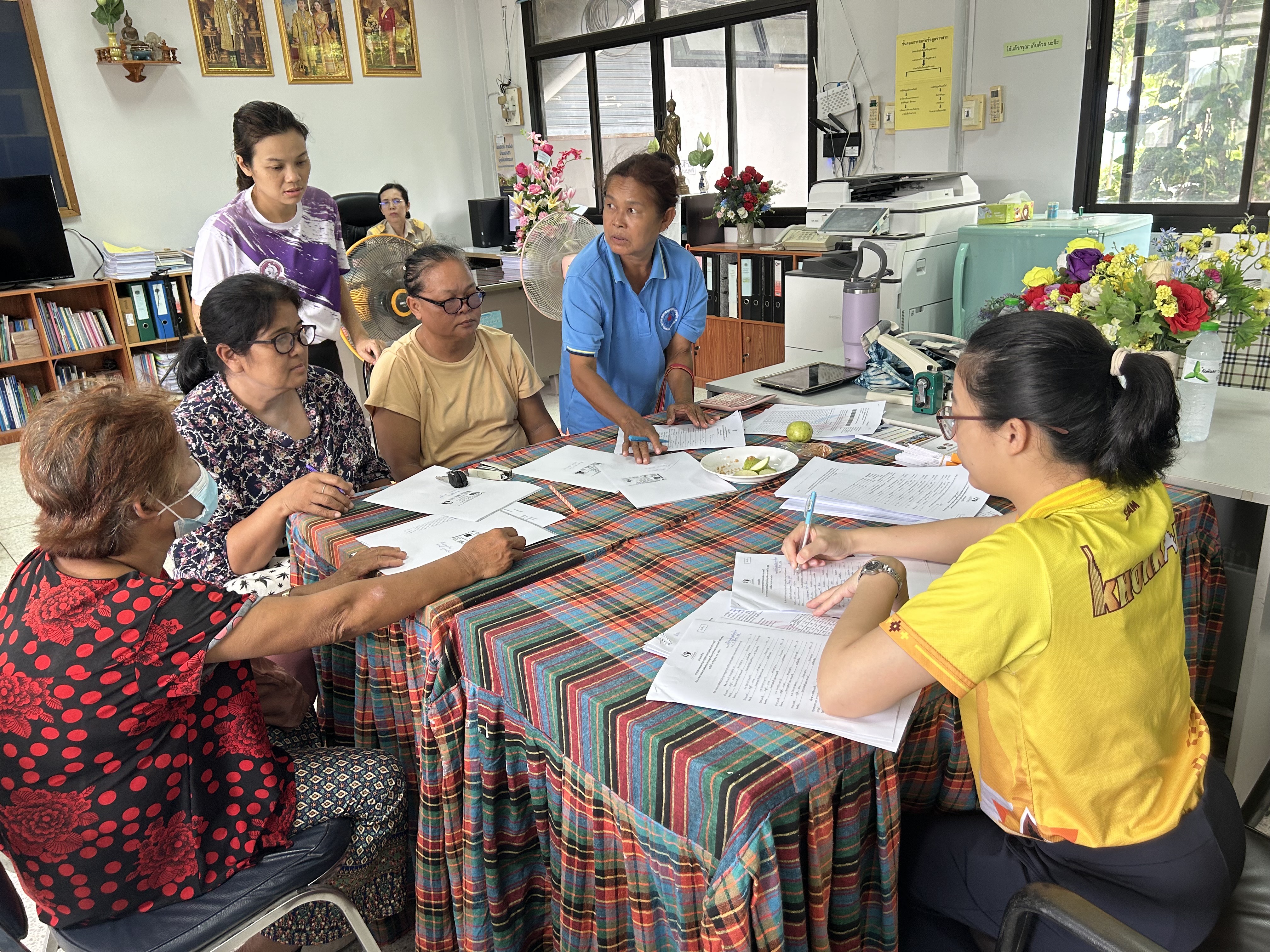 พช.ขอนแก่น : จัดกิจกรรม Mobile Clinic กองทุนพัฒนาบทบาทสตรีจังหวัดขอนแก่น