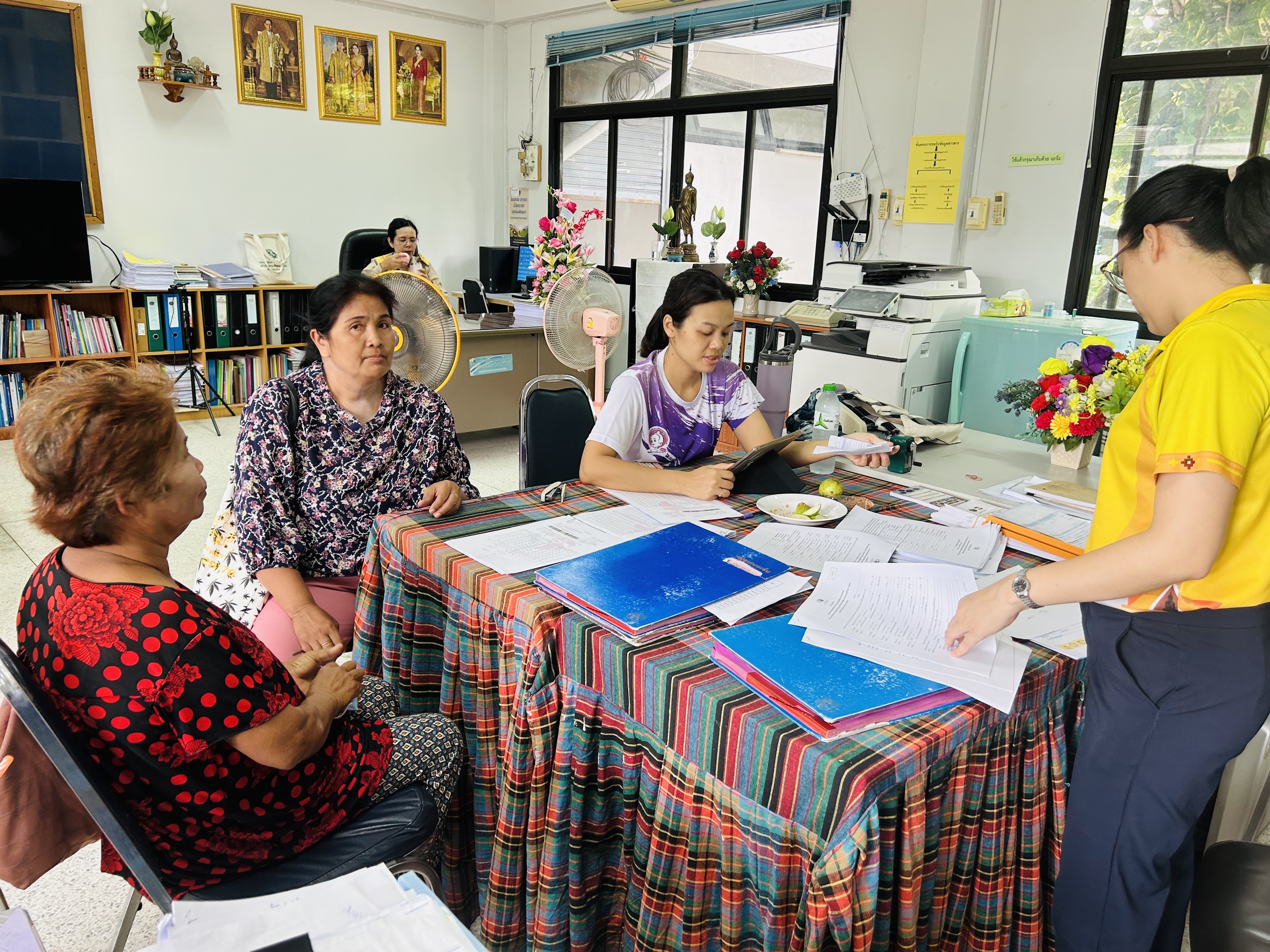 พช.ขอนแก่น : จัดกิจกรรม Mobile Clinic กองทุนพัฒนาบทบาทสตรีจังหวัดขอนแก่น