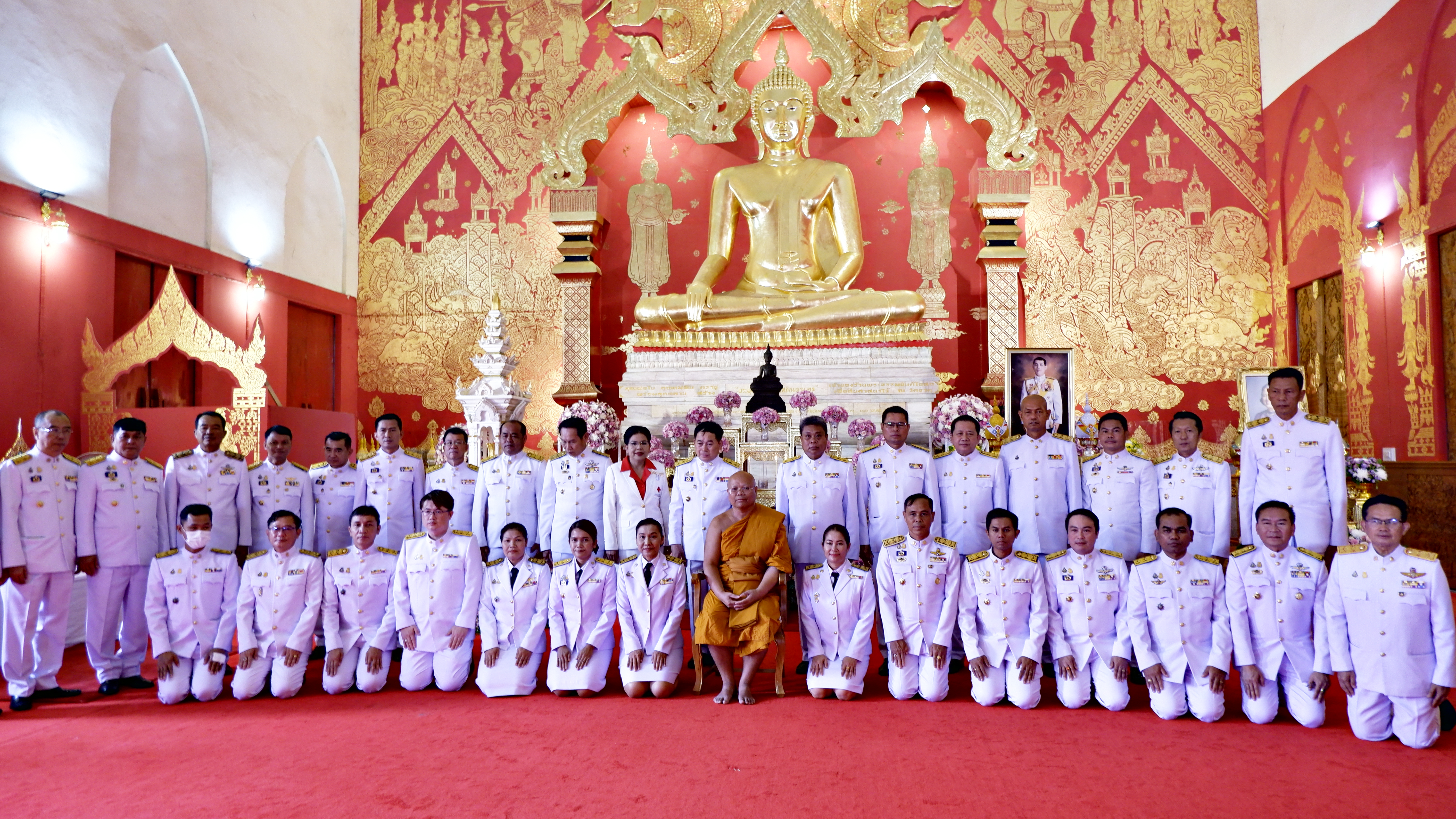 จังหวัดขอนแก่น : ผู้ว่าฯ ประกอบพิธีถวายเทียนพรรษาพระราชทานพระบาทสมเด็จพระเจ้าอยู่หัว และผ้าอาบน้ำฝนพระราชทานสมเด็จพระกนิษฐาธิราชเจ้า กรมสมเด็จพระเทพรัตนราชสุดาฯ จังหวัดขอนแก่น ประจำปี พ.ศ.2566