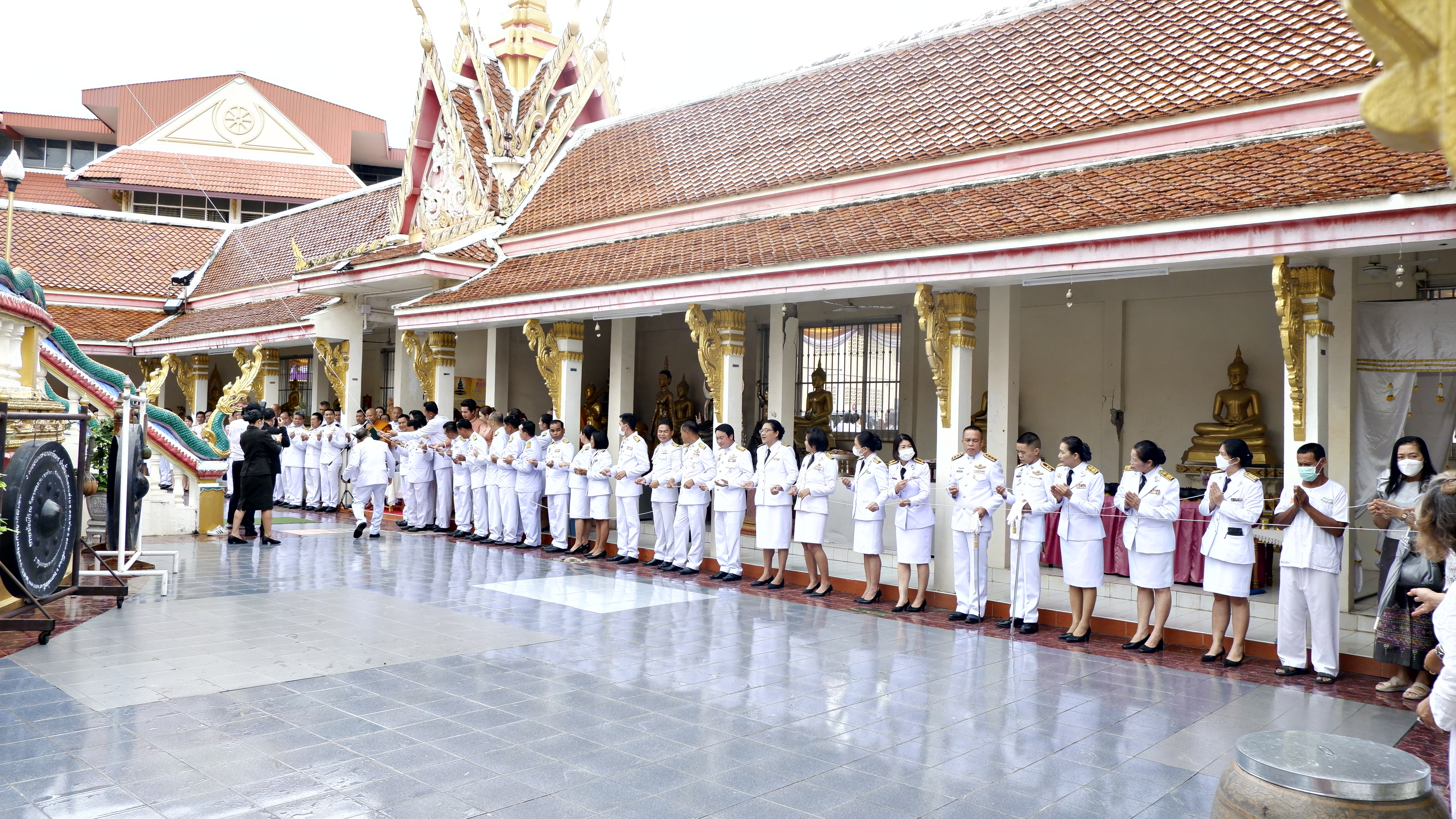 จังหวัดขอนแก่น : ผู้ว่าฯ ประกอบพิธีถวายเทียนพรรษาพระราชทานพระบาทสมเด็จพระเจ้าอยู่หัว และผ้าอาบน้ำฝนพระราชทานสมเด็จพระกนิษฐาธิราชเจ้า กรมสมเด็จพระเทพรัตนราชสุดาฯ จังหวัดขอนแก่น ประจำปี พ.ศ.2566