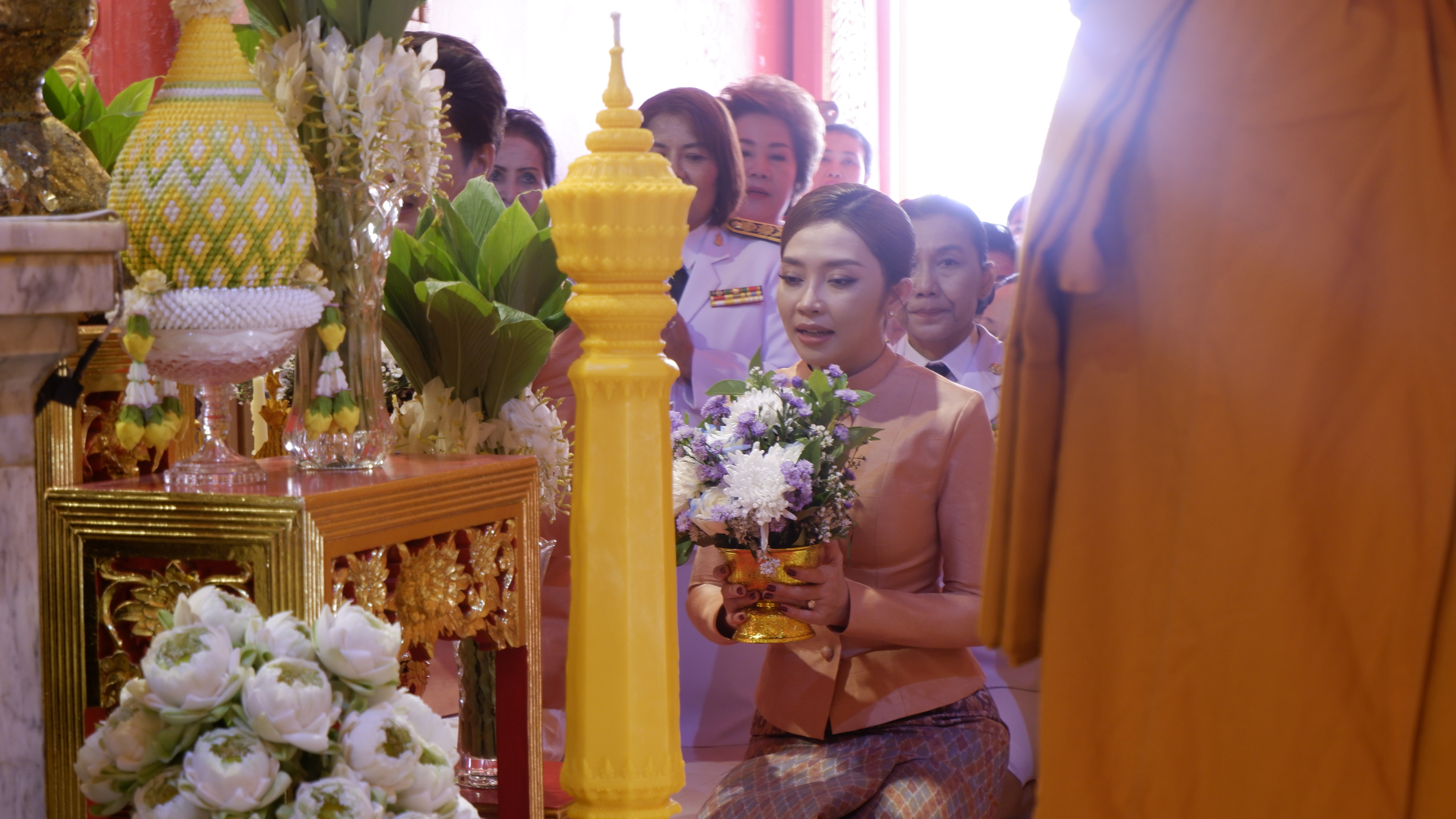 จังหวัดขอนแก่น : ผู้ว่าฯ ประกอบพิธีถวายเทียนพรรษาพระราชทานพระบาทสมเด็จพระเจ้าอยู่หัว และผ้าอาบน้ำฝนพระราชทานสมเด็จพระกนิษฐาธิราชเจ้า กรมสมเด็จพระเทพรัตนราชสุดาฯ จังหวัดขอนแก่น ประจำปี พ.ศ.2566
