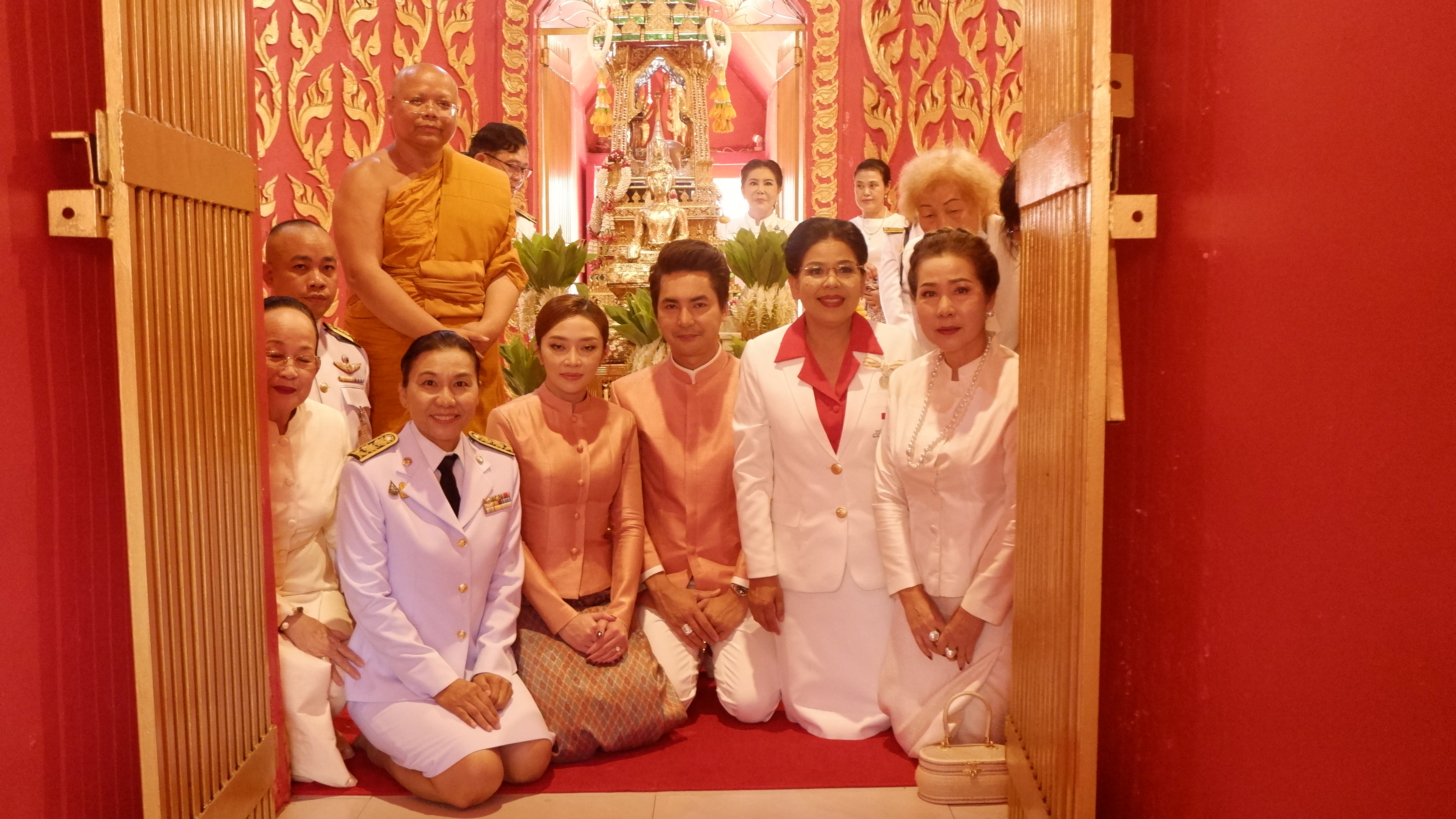 จังหวัดขอนแก่น : ผู้ว่าฯ ประกอบพิธีถวายเทียนพรรษาพระราชทานพระบาทสมเด็จพระเจ้าอยู่หัว และผ้าอาบน้ำฝนพระราชทานสมเด็จพระกนิษฐาธิราชเจ้า กรมสมเด็จพระเทพรัตนราชสุดาฯ จังหวัดขอนแก่น ประจำปี พ.ศ.2566