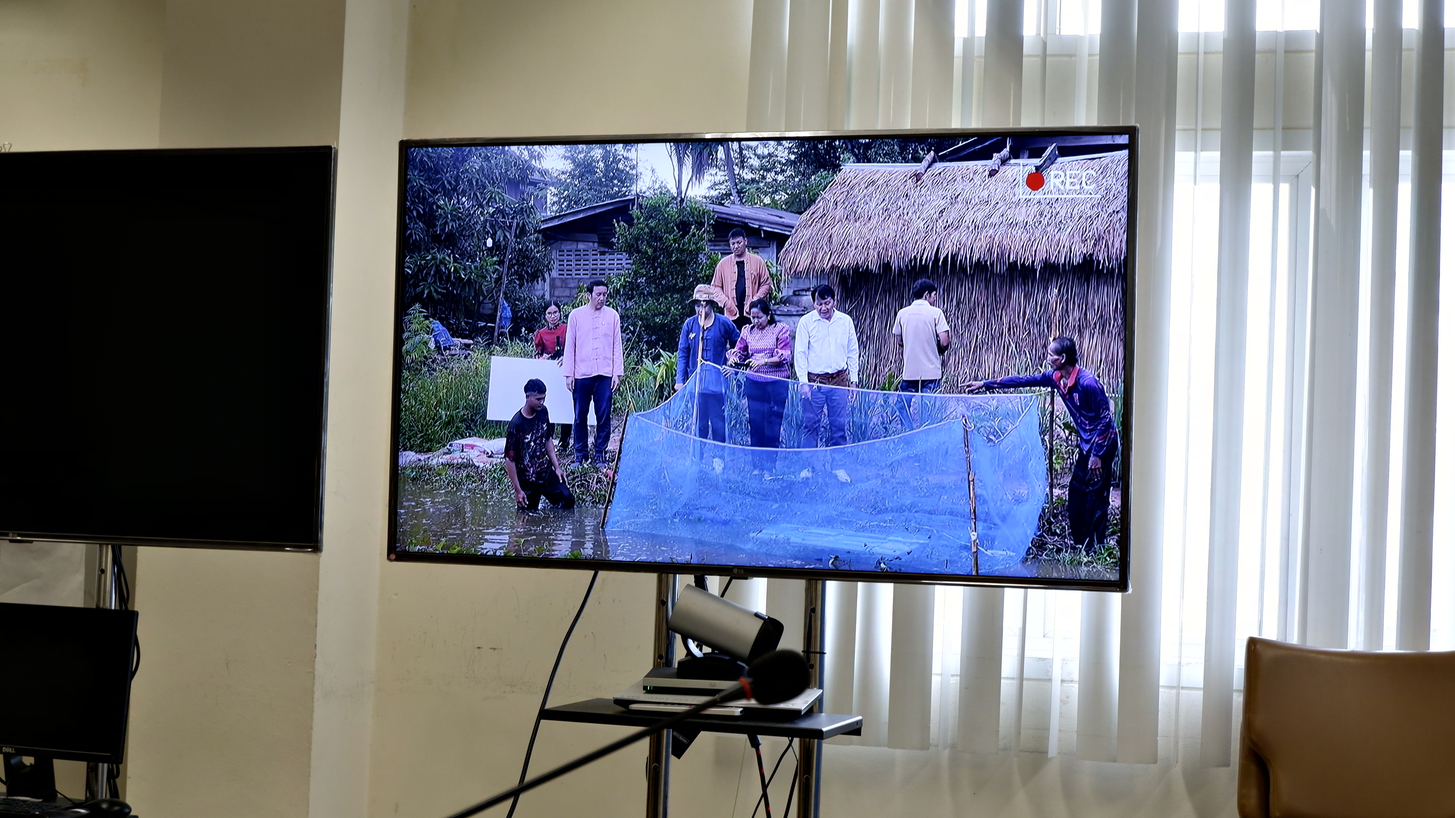 พช.ขอนแก่น : ประชุมคัดเลือกสื่อประชาสัมพันธ์งานพัฒนาชุมชน ประเภทคลิปวีดีโอ Infographic และภาพถ่ายทรงพลัง ผลงานโครงการการสร้างนักขับเคลื่อนยุทธศาสตร์นำการเปลี่ยนแปลง ในระดับจังหวัด
