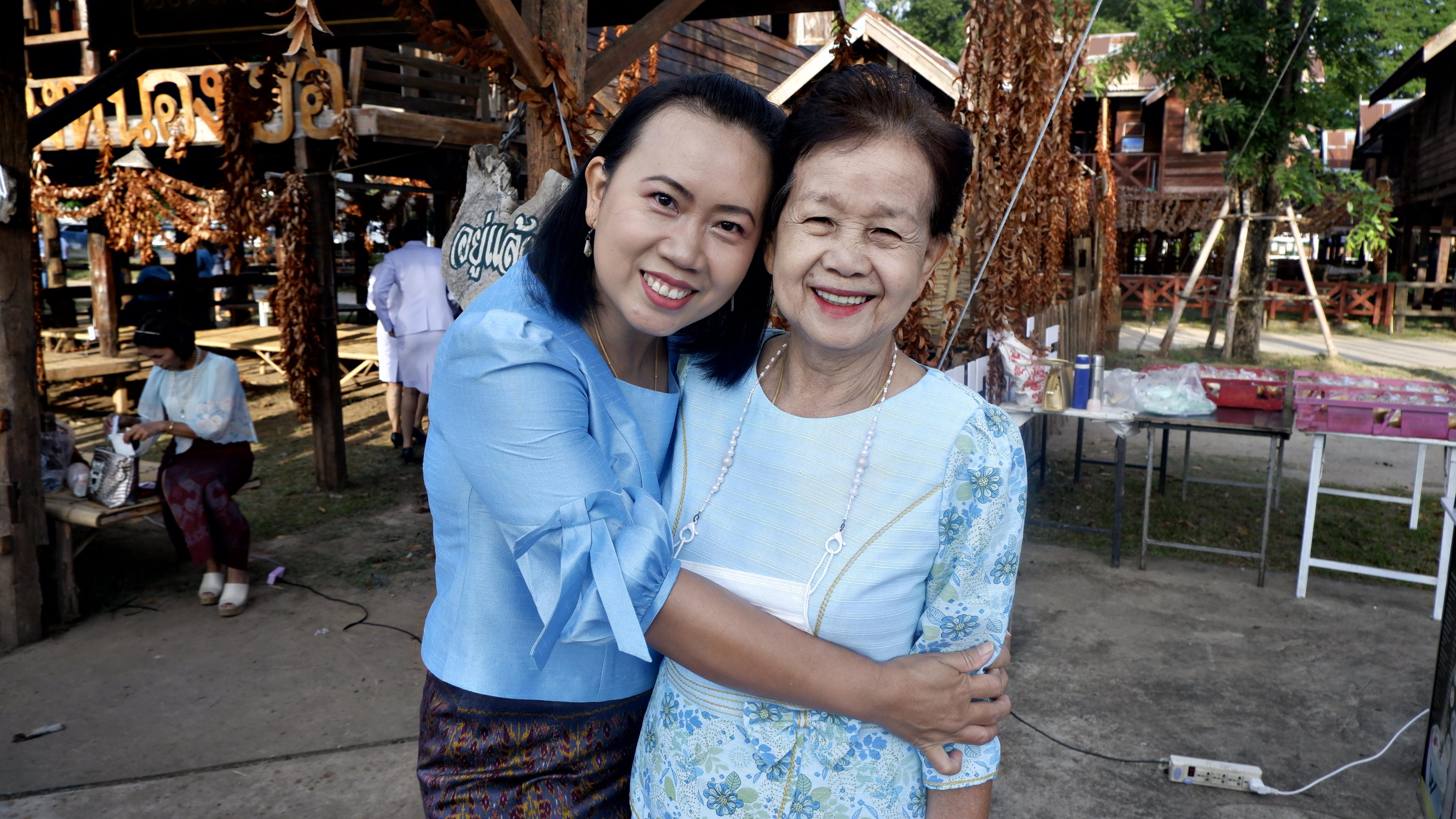จังหวัดขอนแก่น : ประกอบพิธีทำบุญตักบาตรถวายพระราชกุศล สมเด็จพระนางเจ้าสิริกิติ์ พระบรมราชินีนาถ พระบรมราชชนนีพันปีหลวง เนื่องในวันแม่แห่งชาติ 12 สิงหาคม 2566