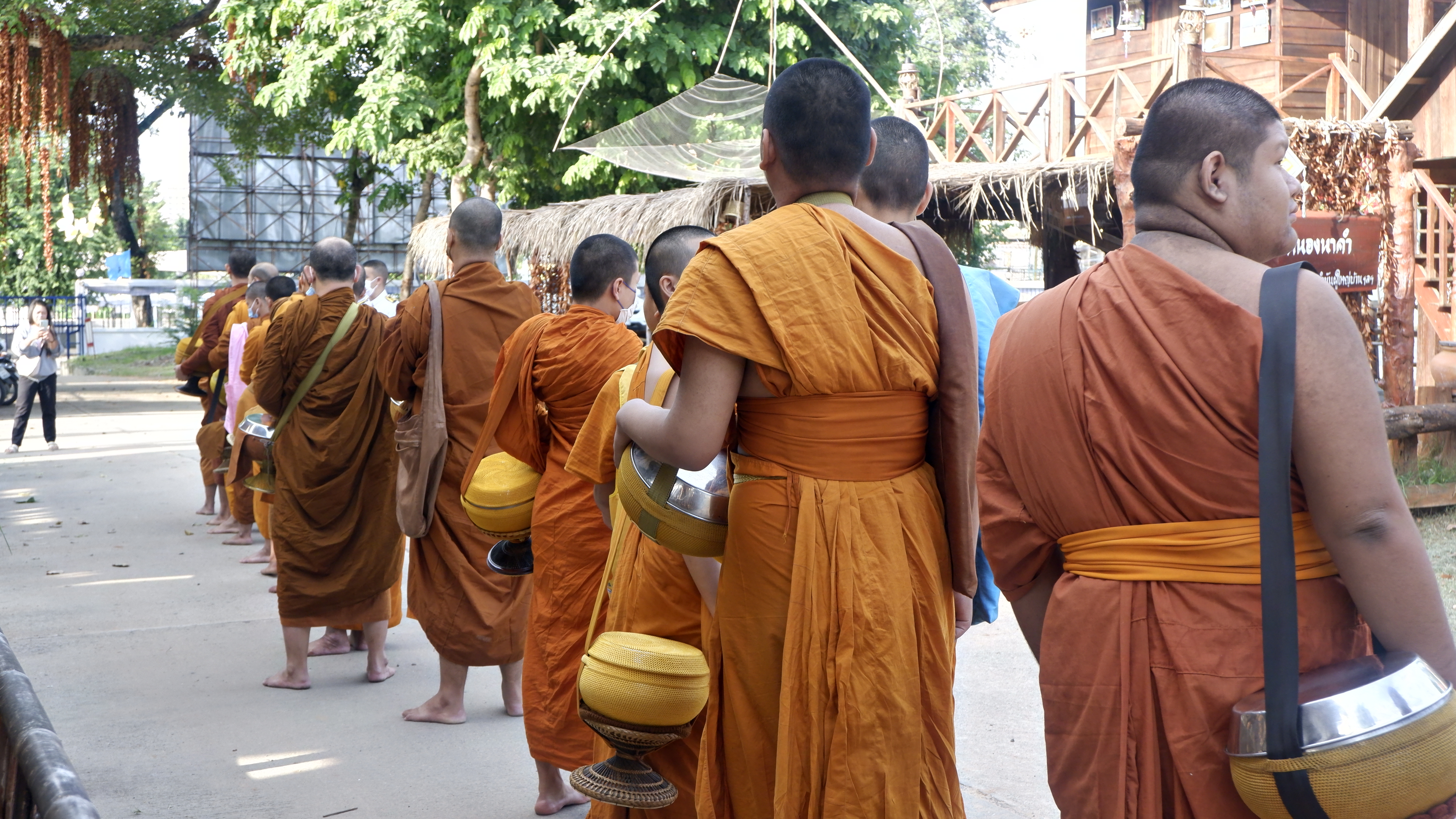 จังหวัดขอนแก่น : ประกอบพิธีทำบุญตักบาตรถวายพระราชกุศล สมเด็จพระนางเจ้าสิริกิติ์ พระบรมราชินีนาถ พระบรมราชชนนีพันปีหลวง เนื่องในวันแม่แห่งชาติ 12 สิงหาคม 2566