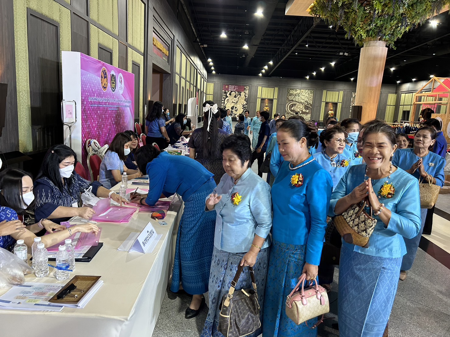 จังหวัดขอนแก่น : เข้าร่วมโครงการกองทุนพัฒนาบทบาทสตรี สร้างโอกาสด้านอาชีพ สู่ความเข้มเเข็งในชุมชน
