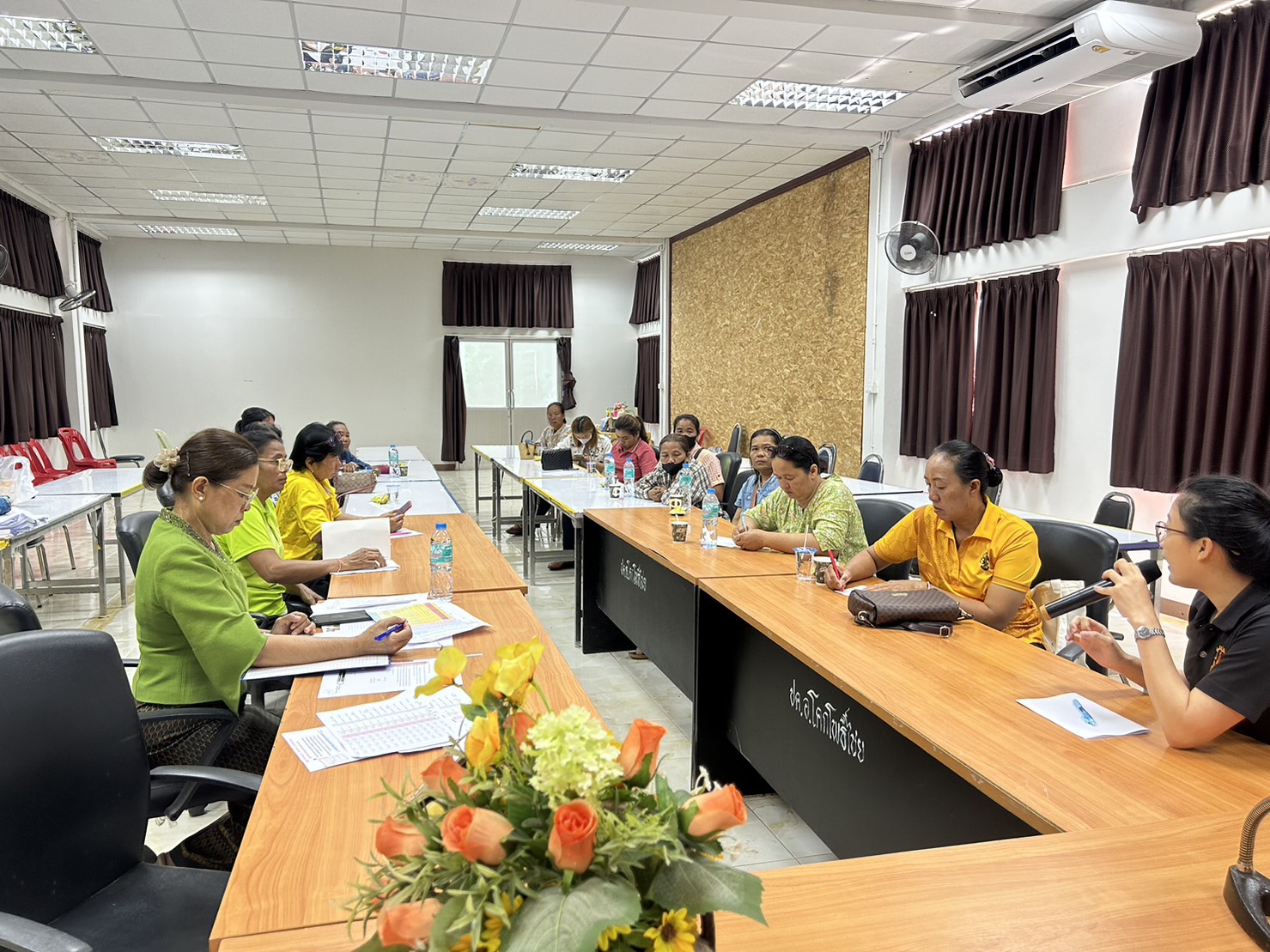 พช.ขอนแก่น : จัดกิจกรรม Mobile Clinic กองทุนพัฒนาบทบาทสตรีจังหวัดขอนแก่น