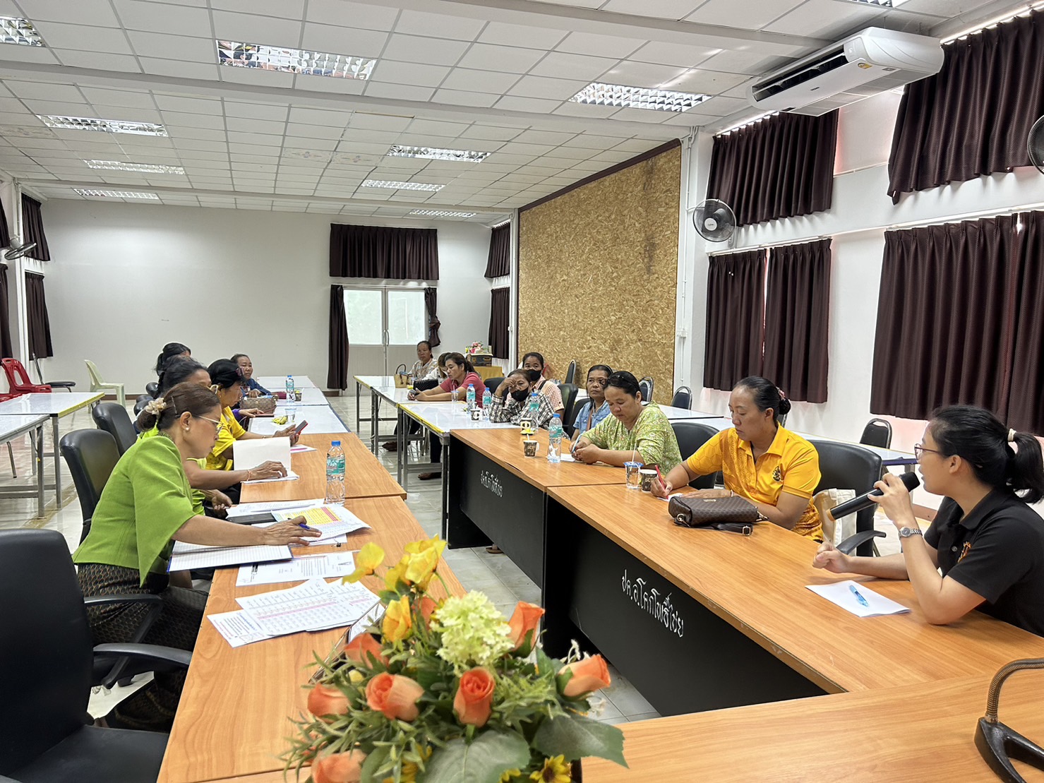 พช.ขอนแก่น : จัดกิจกรรม Mobile Clinic กองทุนพัฒนาบทบาทสตรีจังหวัดขอนแก่น