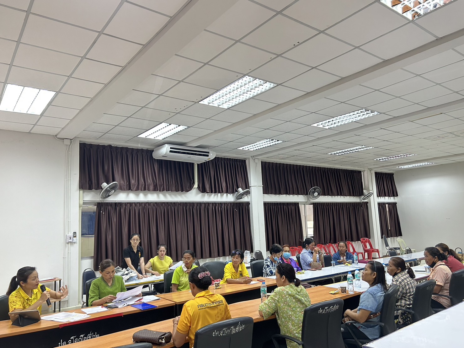 พช.ขอนแก่น : จัดกิจกรรม Mobile Clinic กองทุนพัฒนาบทบาทสตรีจังหวัดขอนแก่น